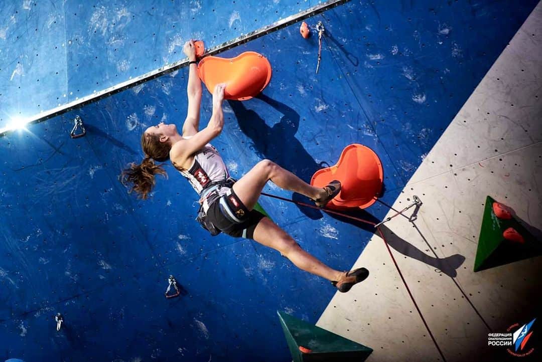 ハンナ・シューベルトのインスタグラム：「Selection for the lead team for the European championships happening in the next 2 days @kletterzentruminnsbruck 🙈 Not feeling in a super good lead shape yet (as it's too early in the season for that) but I'm gonna give my best😊💪 #letsgetpumped 📸: @russiaclimbing at the military world championships in Moscow 2018」