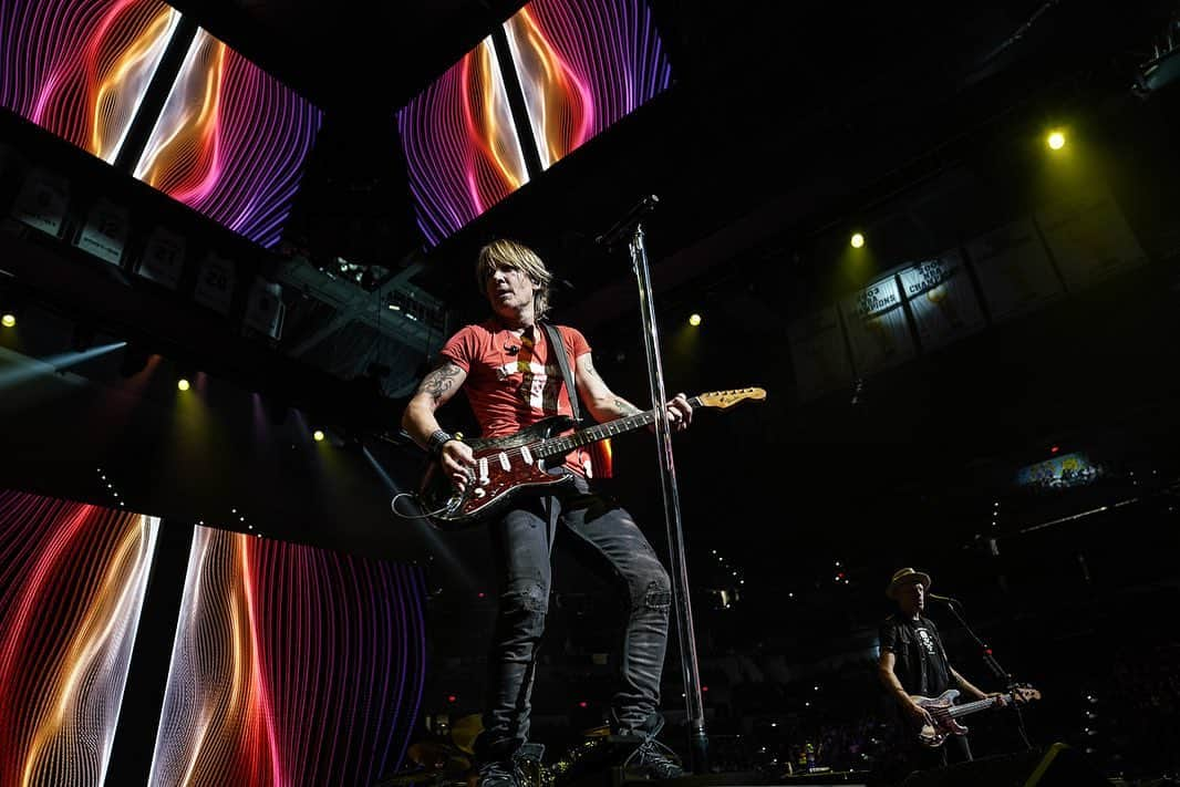 キース・アーバンさんのインスタグラム写真 - (キース・アーバンInstagram)「What a night in San Antonio x2! 🎸 #SARodeo」2月17日 2時56分 - keithurban