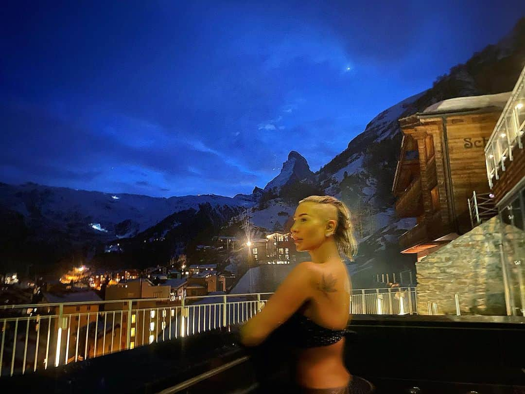 ジョエル・マーディニアンさんのインスタグラム写真 - (ジョエル・マーディニアンInstagram)「Worth the wait #Zermatt #joellemardinian」2月17日 2時58分 - joellemardinian