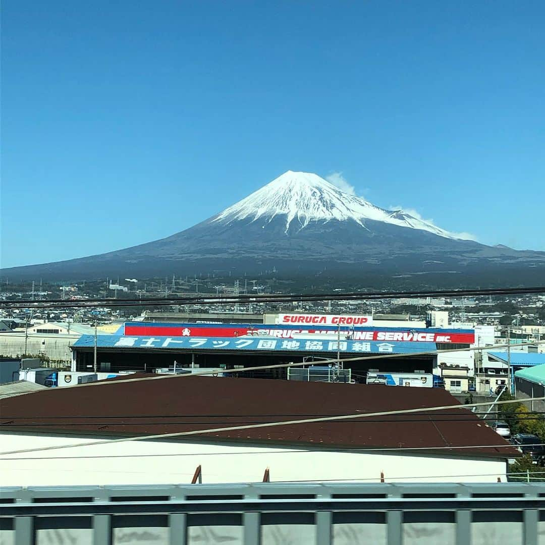 ほんこんさんのインスタグラム写真 - (ほんこんInstagram)「久しぶりの富士山 #富士山 #快晴 #日本一 #しびれる #ほんこん」2月17日 12時58分 - hongkong2015_4_9