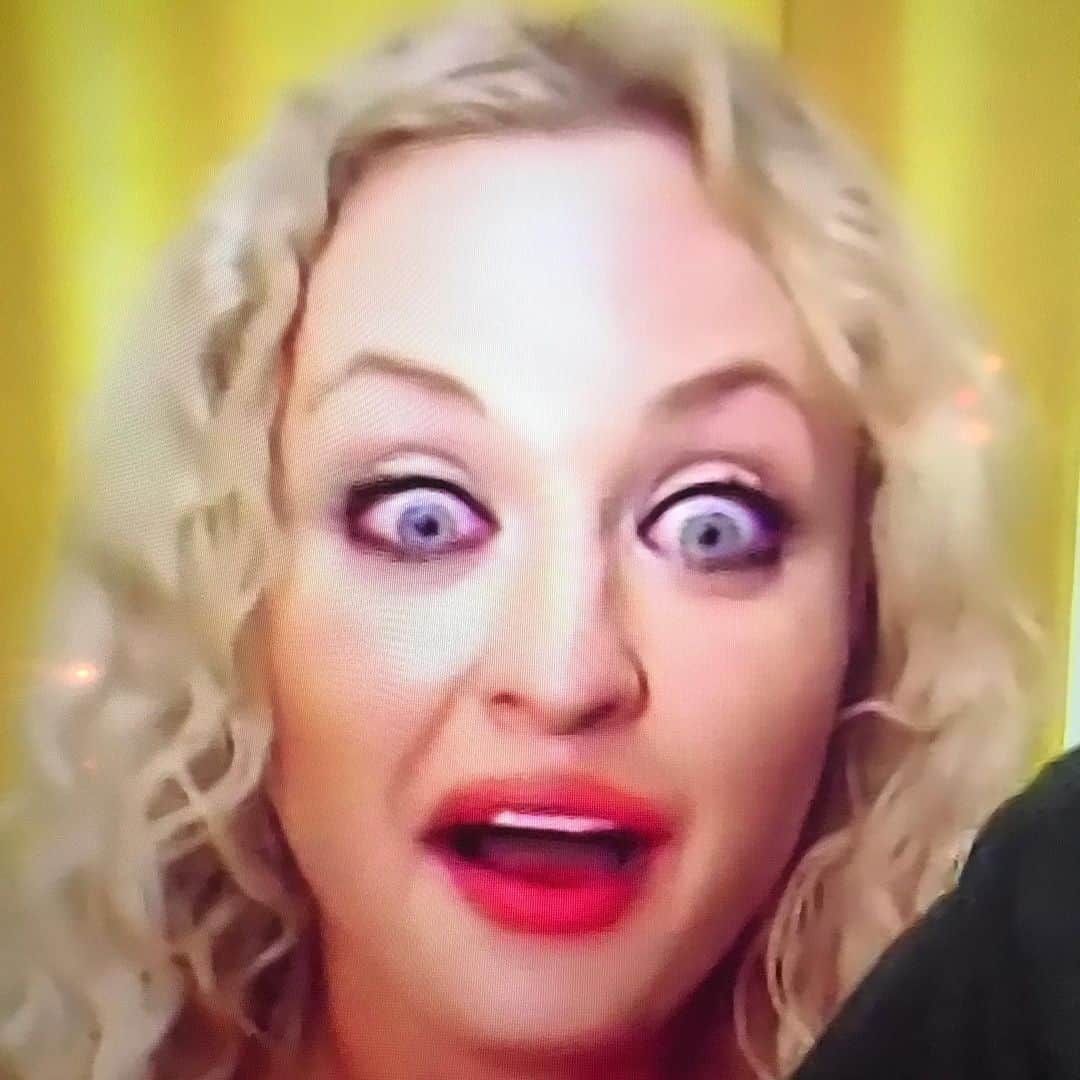 メリッサ・アンダーソンのインスタグラム：「Who else is watching #90dayfiance ???」