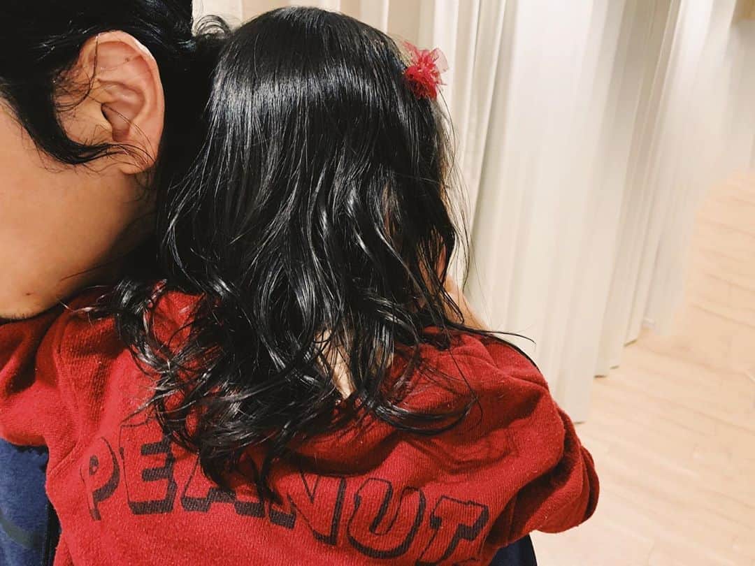 水嶋ヒロのインスタグラム：「☺︎ #娘 #daughter #valentine #love #blog」