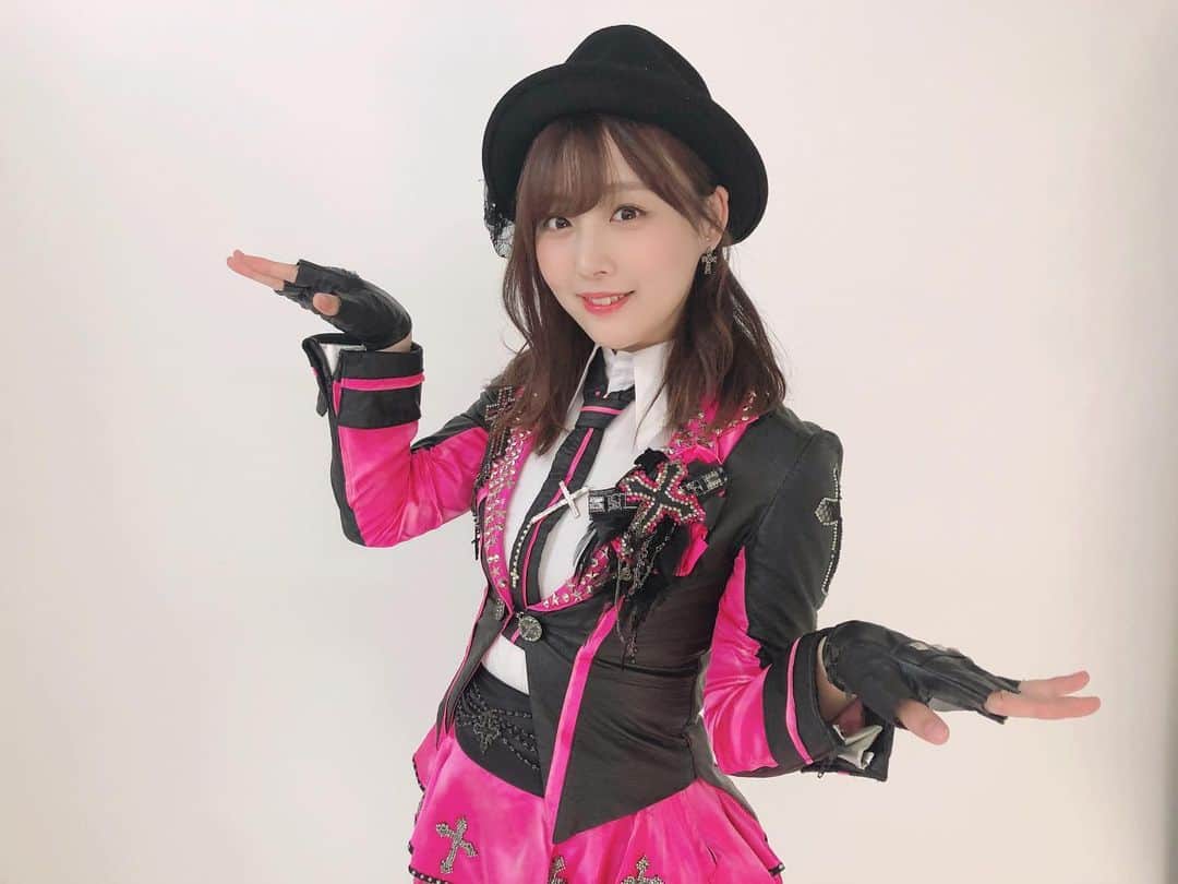 のインスタグラム：「🏍(・8・　)=͟͟͞͞ ファンクラブ会員様向けにコンサート会場で発売中の生写真 ぜひゲットして欲しい〜！！ ユニット曲『クロス』の衣装着せてもらってます。 しかもセンター衣装！ 滅多にないし、たぶん今後やれる可能性だいぶ低いユニット曲なので貴重だよ😎  横浜アリーナでも狙ってみてね！ 会場でお待ちしてます😊 https://eplus.jp/sf/word/0000035684  #ske48 #ファンクラブ #ske48family #生写真 #live #offshot」