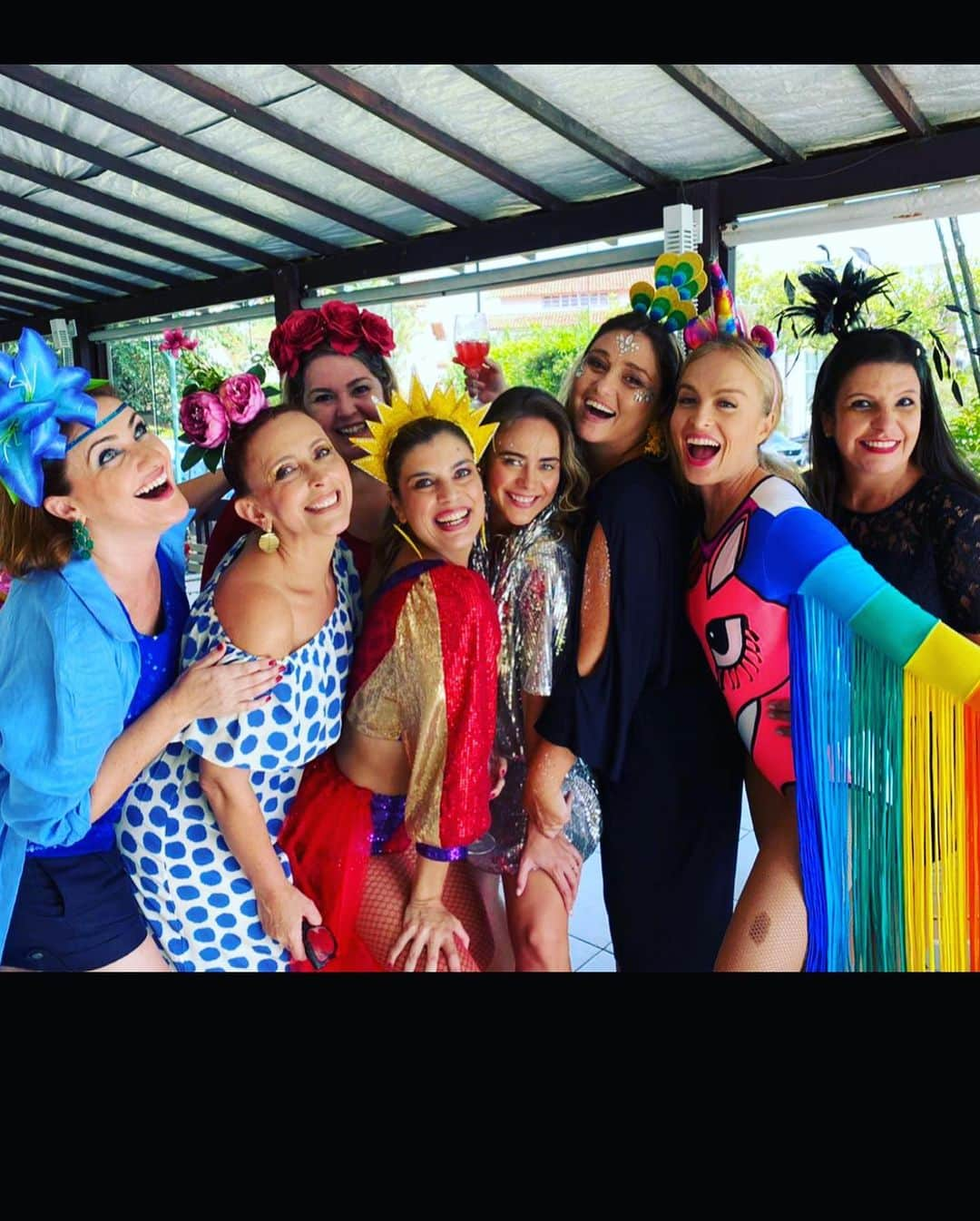 アンジェリカさんのインスタグラム写真 - (アンジェリカInstagram)「Vamos lá !!! Viver com alegria esse carnaval!! #amigos #carnaval #soalegria #bailedaMary #arrasou」2月17日 5時36分 - angelicaksy