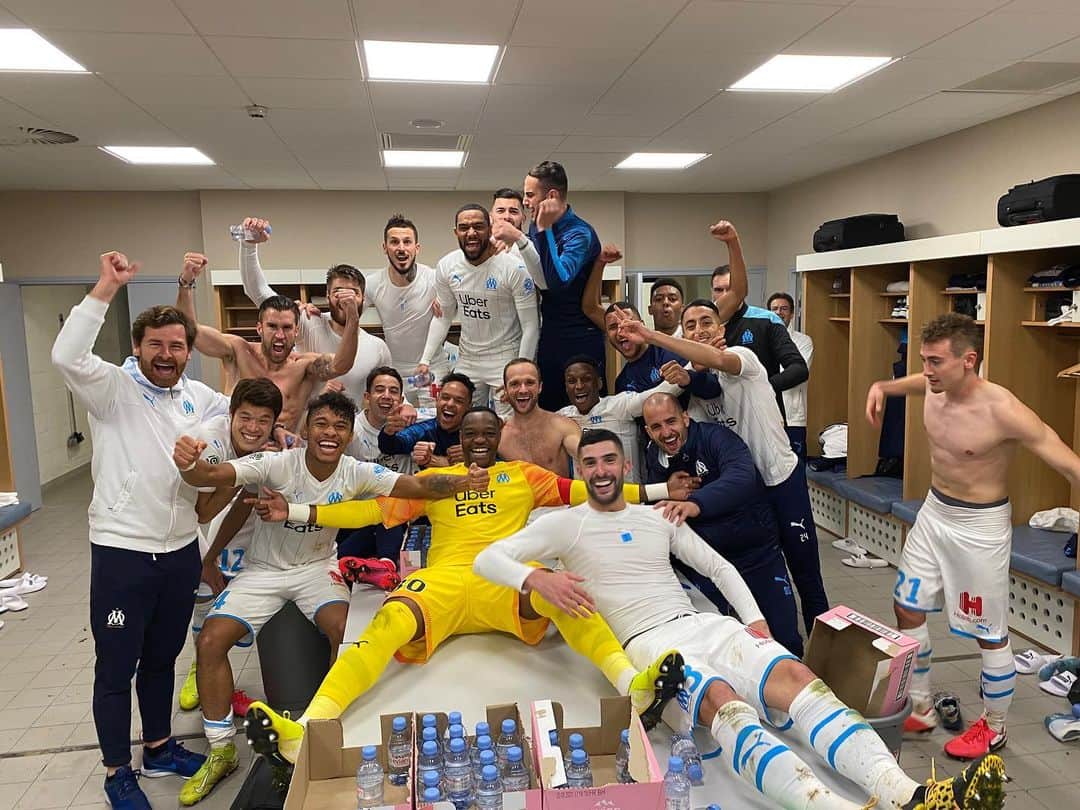 のインスタグラム：「Quelle équipe ! 🔥⚪️Ⓜ️」