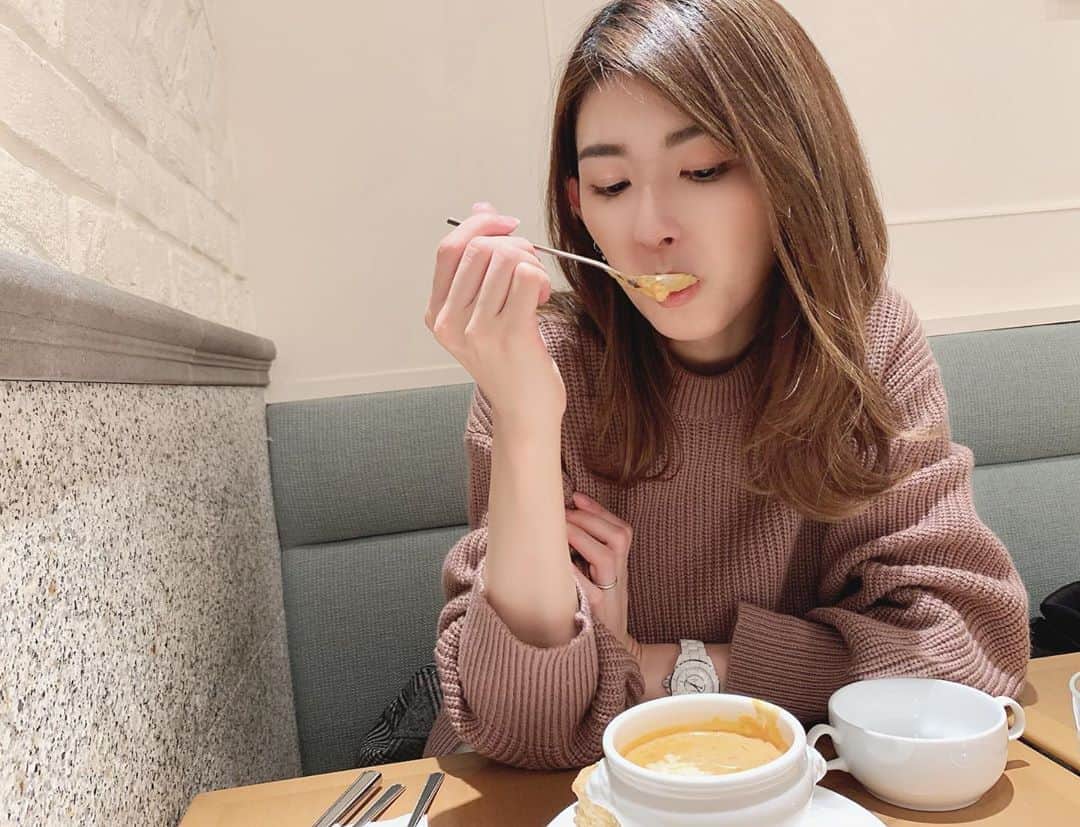 井上麻衣さんのインスタグラム写真 - (井上麻衣Instagram)「#サラベス で軽食🍴✨ ここのスープが大好きなの❣️ 娘はグラタン頼んでました☺️ . . パンケーキも食べず フレンチトーストも食べず エッグベネディクトも食べず スープとグラタンとポテト。😂 . . . #shinjuku #cafe #lunch #lumine #holiday #family #mama #新宿#軽食#ランチ#カフェ#サラベス新宿 #ルミネ新宿 #家族　と #娘とデート#ママ#ママライフ#2児のママ」2月17日 7時25分 - mai_inoue