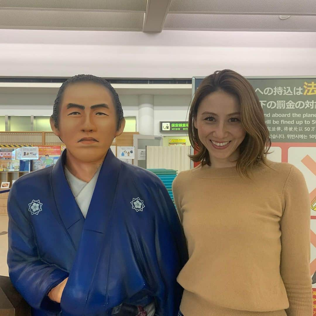 道端カレンさんのインスタグラム写真 - (道端カレンInstagram)「With Sakamoto Ryoma san! #坂本龍馬 #高知龍馬空港  #高知龍馬マラソン #高知県」2月17日 9時15分 - karenmichibata