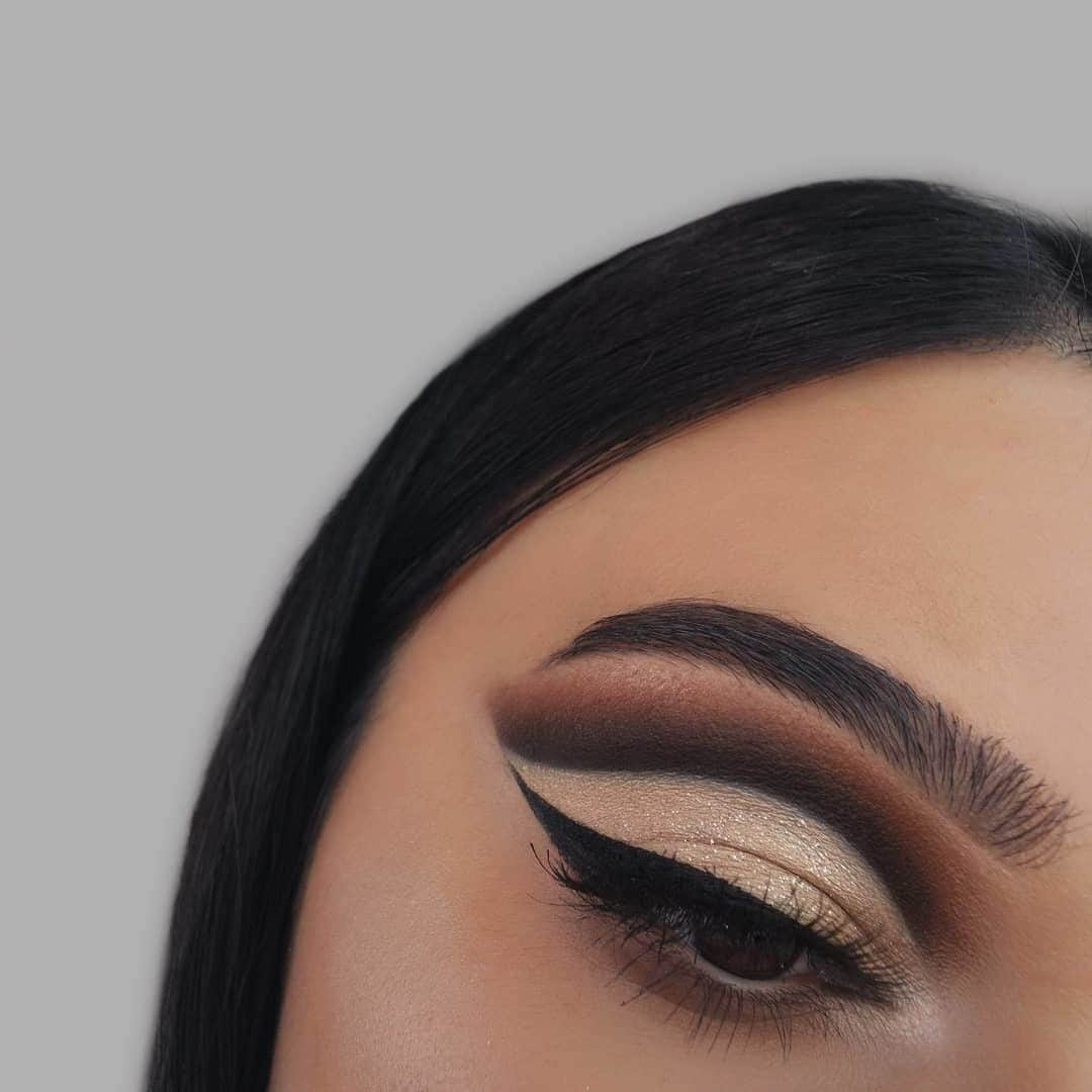 Anastasia Beverly Hillsさんのインスタグラム写真 - (Anastasia Beverly HillsInstagram)「Glam @aylinaktash  BROWS - #Dipbrow in Ebony  EYES - Single eyeshadows Suede, Smoke, Soft Peach and Fawn」2月17日 10時01分 - anastasiabeverlyhills