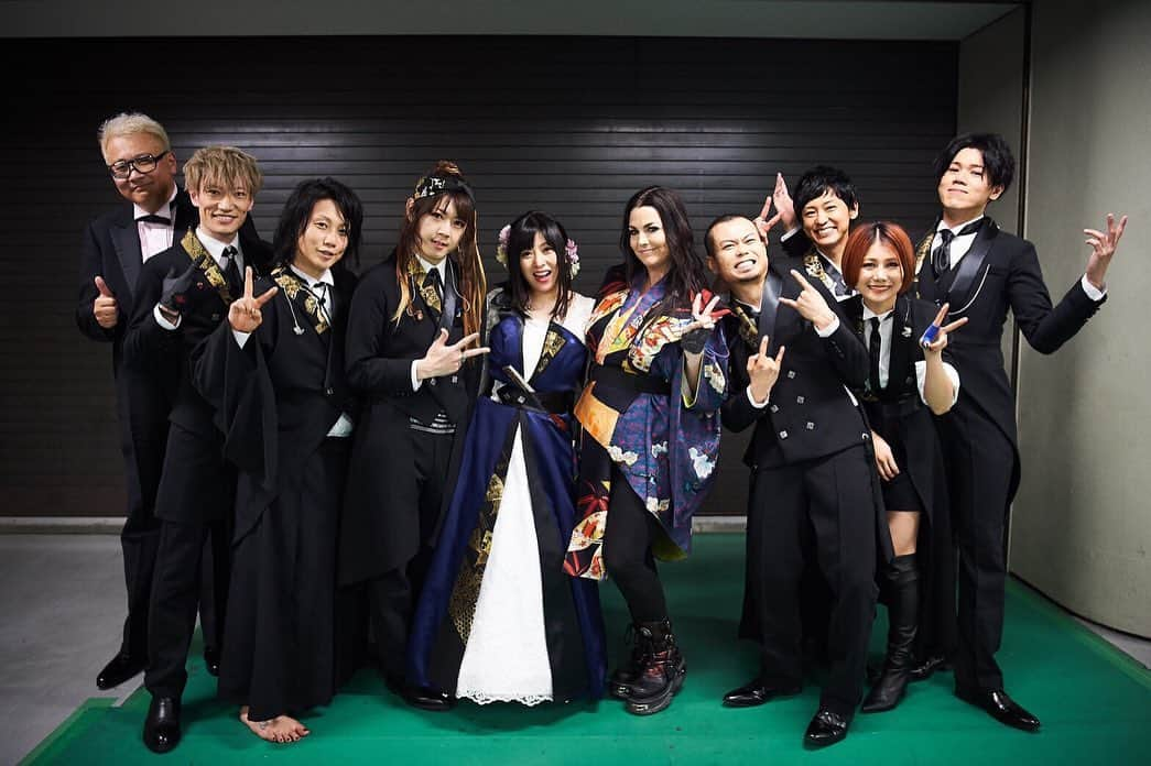 鈴華ゆう子さんのインスタグラム写真 - (鈴華ゆう子Instagram)「@AmyLee & wagakkiband! 大阪城でのライブ大盛況でした！Yesterday's live concert was amazing!」2月17日 10時13分 - yuko.suzuhana