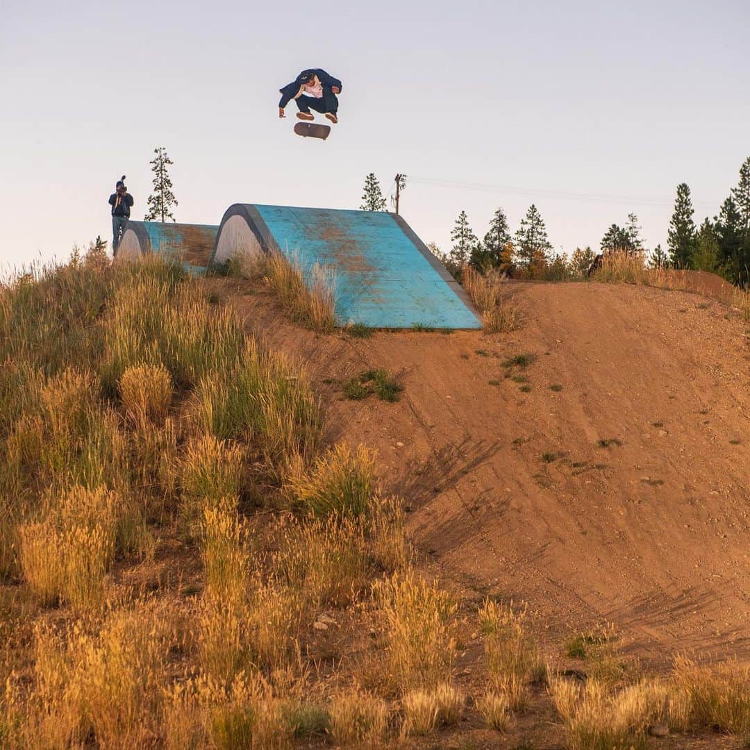 トム・シャーのインスタグラム：「@ham_n_cheese 📸  From our @monsterenergy trip to Colorado」