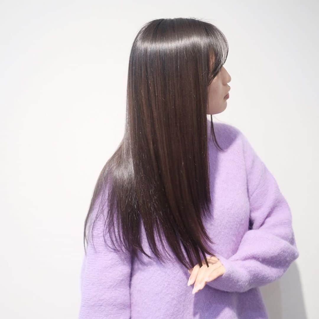 小島瑠璃子さんのインスタグラム写真 - (小島瑠璃子Instagram)「✂︎ 思い切って10cmぐらい 切ってみました！ トリートメントでつやんつやん✨ 嬉しい🥺 @hidemasa_ishii」2月17日 10時42分 - ruriko_kojima
