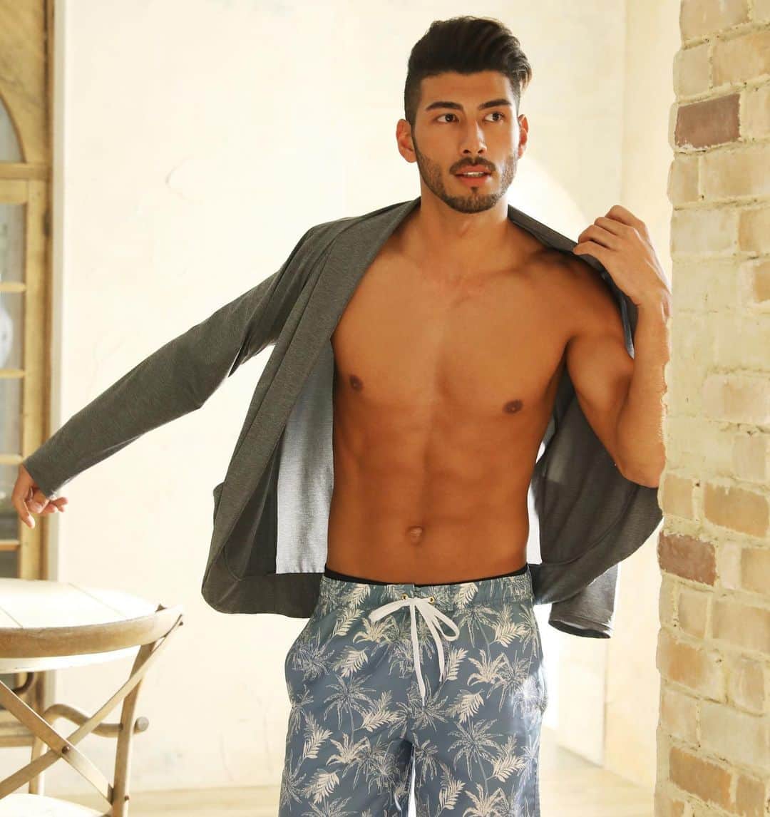 ワシントン・フェラーリさんのインスタグラム写真 - (ワシントン・フェラーリInstagram)「I want summer to come soon 🍧 How's this ?1.2.3？  #swimwear#washingtonferrari#peakpine #defilioushomme #defilous#like#model#brasil #italy #japan #louisvitton #bulgari #dolceandgabbana #tomford #calvinklein #armani #zara#h&m#水着#ワシントンフェラーリ#2020#summer」2月17日 10時54分 - washingtonferrari