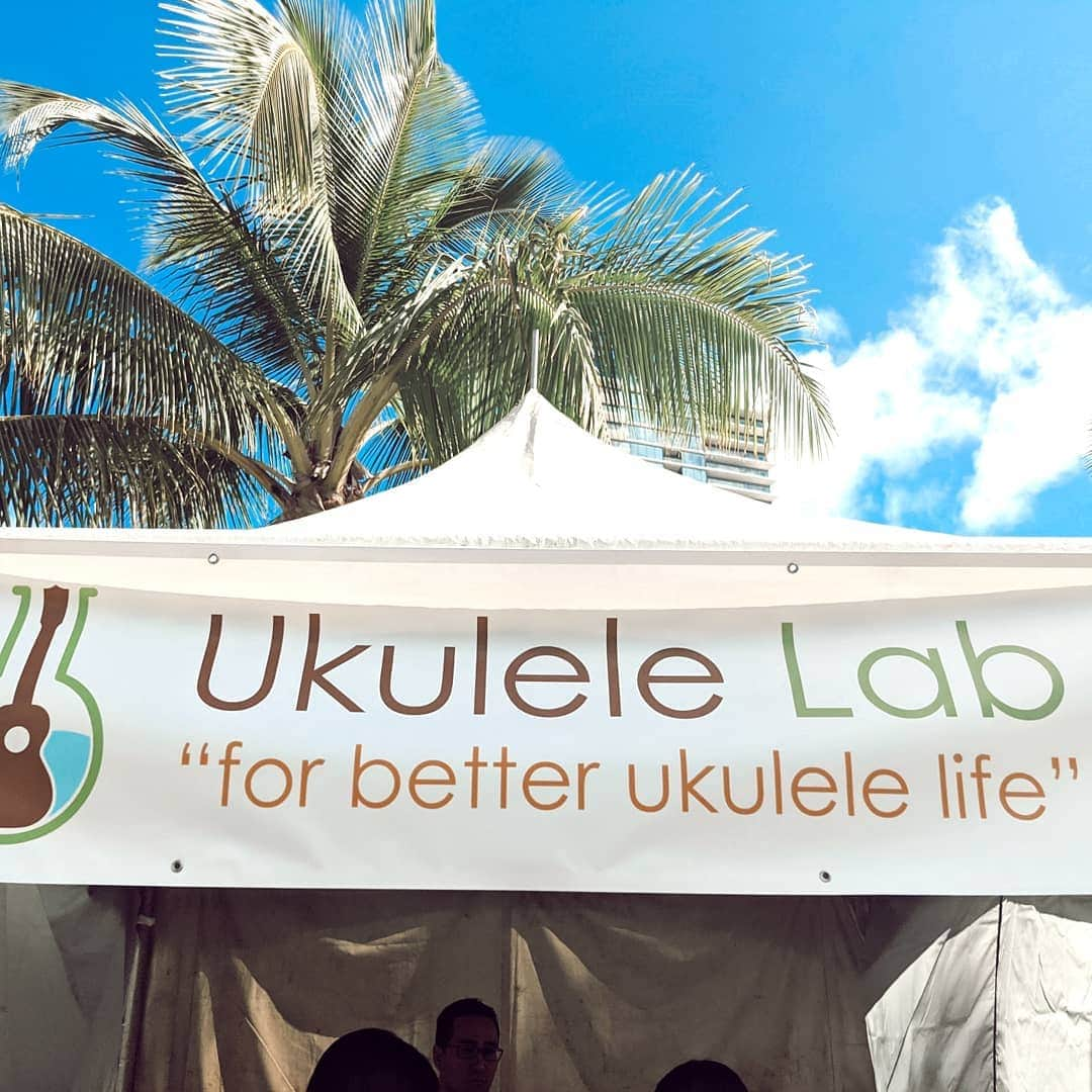 Aya（高本彩）さんのインスタグラム写真 - (Aya（高本彩）Instagram)「UKULELE PICNICで見つけた @ukulelelab でキーホールダーGet♡かわいいウクレレたくさんあったー♡ #hawaii#akaako#aloha#ukulelepicnic #ukulele#hawaian#高木ブー さん #ババンババンバンバン#いい湯だな」2月17日 11時07分 - aya_dream04