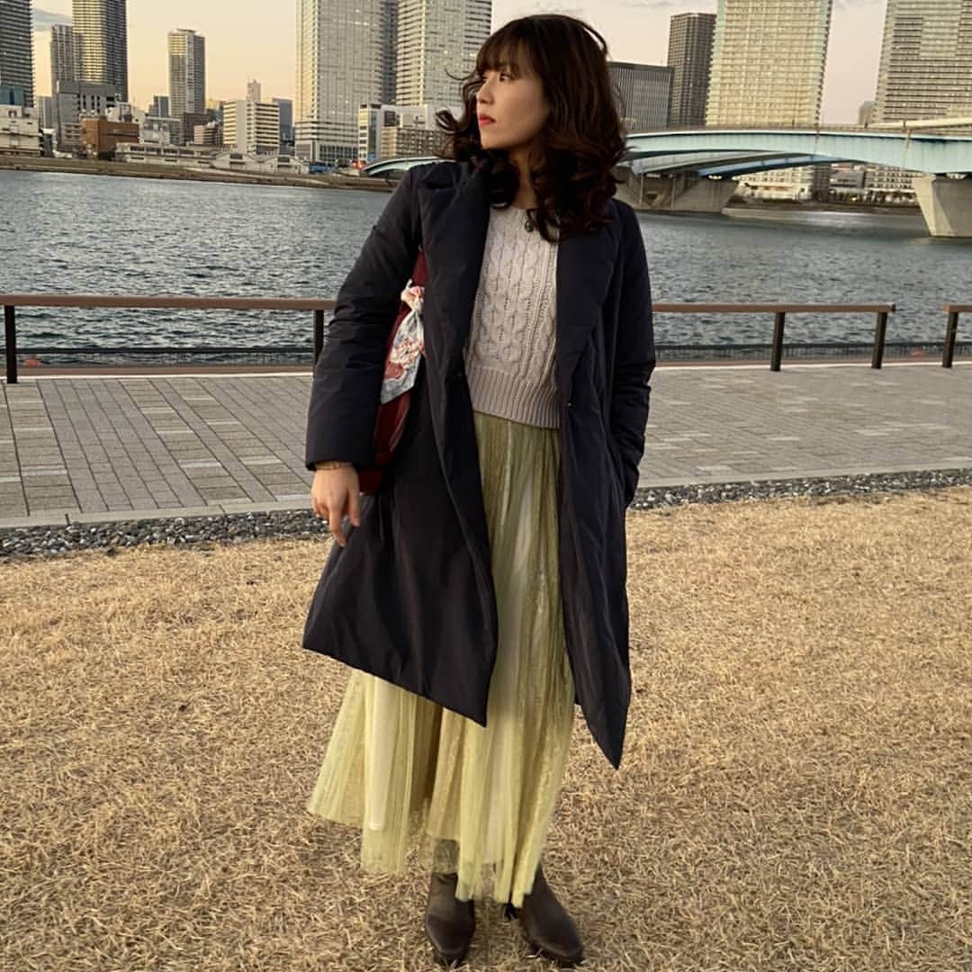 上原りささんのインスタグラム写真 - (上原りさInstagram)「お知らせです 。 。  FMヨコハマ「Tresen」  2月18日(火)　15:00～19:00  16時台ゲストコーナーに出演予定です😌  番組HP https://tresen.fmyokohama.jp/ 。 。 #これも #妹が撮ってくれた写真 #とりあえず #笑わないでとか #難しいわ 思てたら#いつのまにか #撮られてました #素やな自分」2月17日 11時17分 - uehara_risa_official