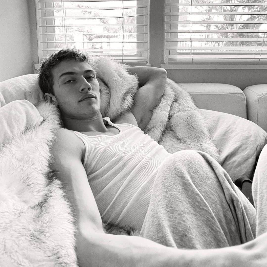 ラッキー・ブルー・スミスさんのインスタグラム写真 - (ラッキー・ブルー・スミスInstagram)「plans for the week?」2月17日 11時33分 - luckybsmith