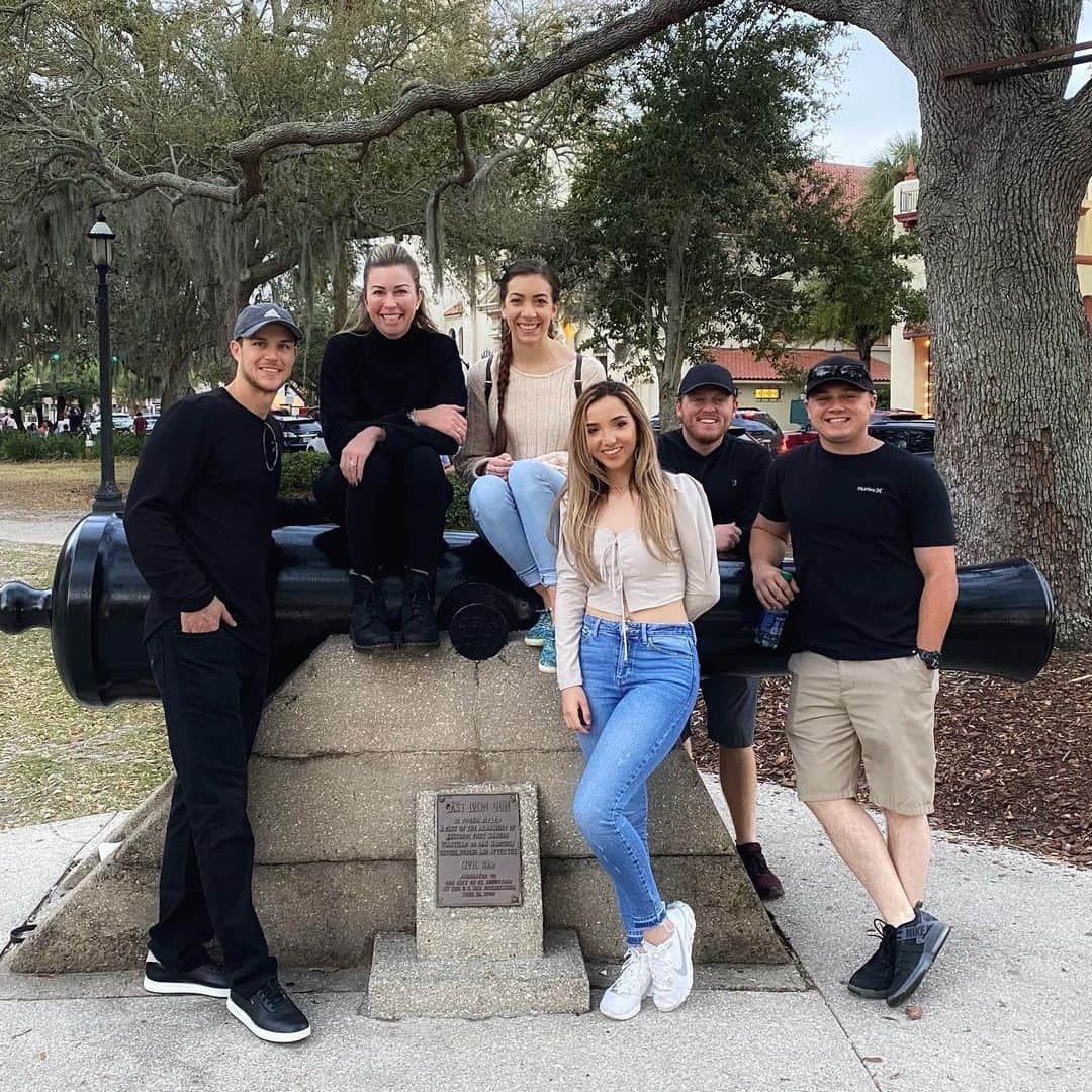 ポーラ・クリーマーさんのインスタグラム写真 - (ポーラ・クリーマーInstagram)「Fun day in St. Augustine with The Atlees! ❤️❤️❤️ #touristythings #sundayfunday」2月17日 11時25分 - paulacreamer1