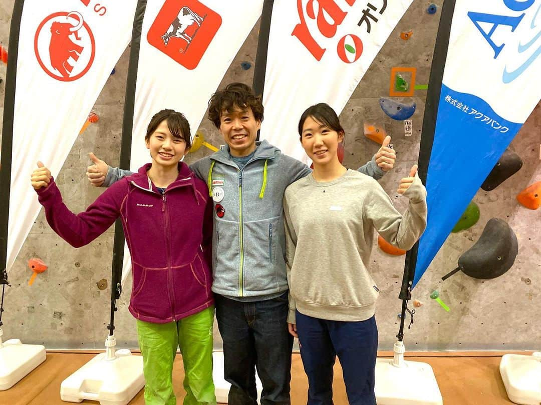 伊東秀和さんのインスタグラム写真 - (伊東秀和Instagram)「SKY-A Bouldering Club🌈 全国各地を回ってきたキッズコンペ＆体験会✨ 今期最後の2日間はララポート東京ベイ＆難波のグラビティーリサーチで開催されました。キッズコンペは総勢100名以上の参加で盛り上がりました⤴️ 毎回、クライミングの楽しさの中に登る事を通じて様々な成長に繋げられる話をしたり、保護者の皆さんにも、どのようなサポートを子供達にしたら良いのかなど伝えさせてもらってます。 大会の後にはスクールやJ:comの視聴者の方の体験会なども開催💫この数年、教え子の彩と幸紀ちゃんもコーチとして参加。一緒にセットをしたり、クライミングの楽しさを伝える立場で参加。成長も感じるし、そんな時間も嬉しい。 全国各地で自分の経験を伝えさせてもらえる機会がある事は、本当に有り難いです！それも、多くのスポンサーや各地のジムの協力、スタッフの協力あってのこと。今年度もありがとうございました。また2020年度も宜しくお願い致します！ @raffinee_orientalbio  @mammut_japan  @cowsoapcp  @aqua_bank.jp  @skya_cs_sports_tv  @gravityresearch  #オリエンタルバイオ #mammut #牛乳石鹸 #aquabank #スカイa #climbing #climbinglife #グラビティリサーチ #climbing_is_my_passion #enjoy #キッズ #成長 #ヒデスク」2月17日 23時37分 - hide9a2019