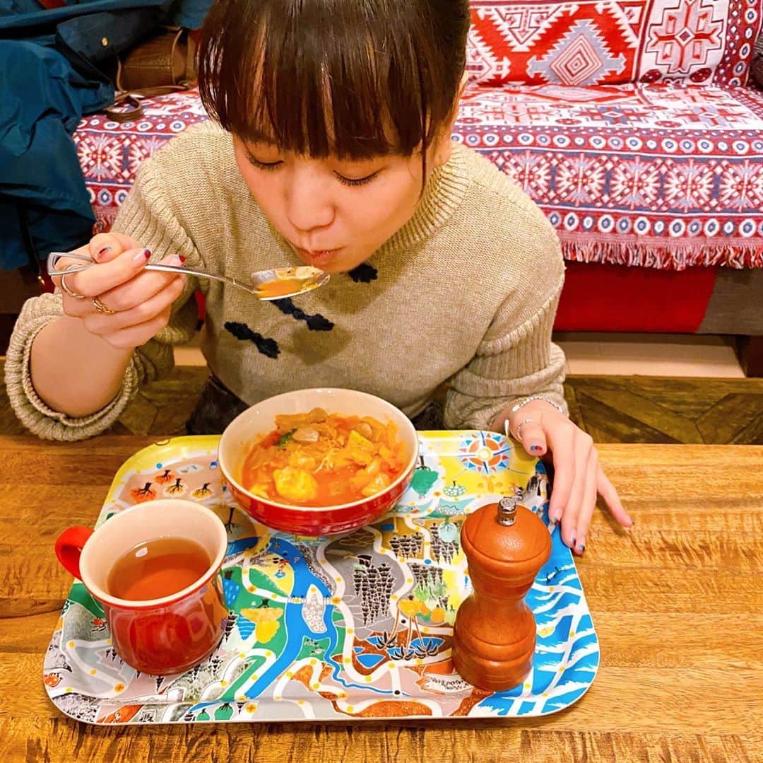 小春のインスタグラム：「#姉カメラ  姉が作ったトマトスープだよ。」