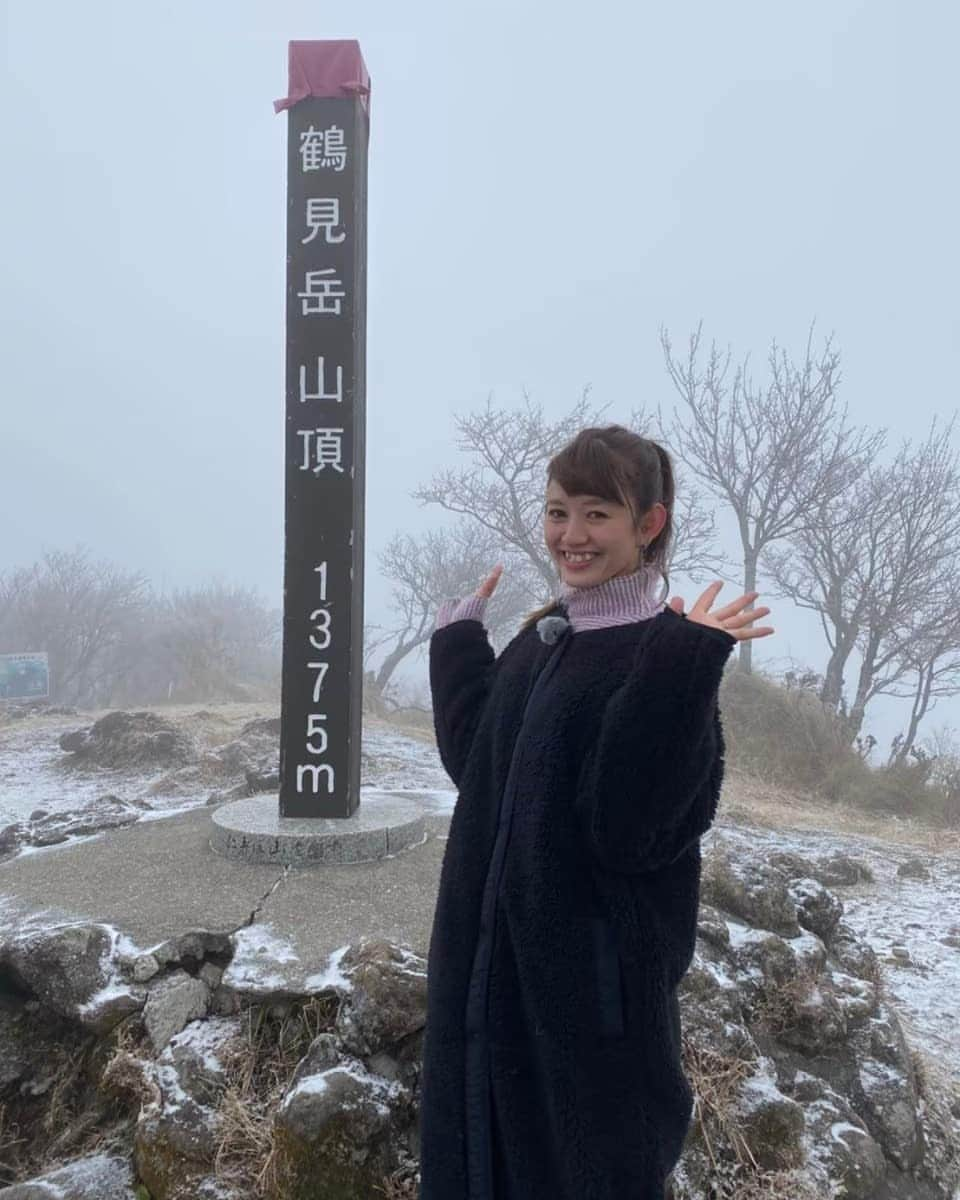 岩野理沙さんのインスタグラム写真 - (岩野理沙Instagram)「今日は蒲江も 雪が降っていました❄️ 別府ロープウェイは かなり雪つもってるだろうな🙋✨ 寒いけど、またいきたい💕  #別府ロープウェイ #鶴見岳 #山頂 #雪 #寒い #冬 #❄️ #前髪 #風 #びゅーびゅー #別府 #大分」2月17日 23時25分 - risaiwano