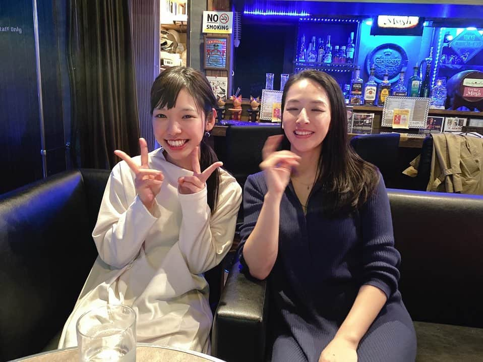 本間愛花さんのインスタグラム写真 - (本間愛花Instagram)「2020.2.15 新潟 Live Bar Mush バレンタインアコースティックライブ🍫 お越しくださった皆様、 ありがとうございました！ たくさんの方にお会いできて とても嬉しかったです🙏🏻💓 そしていずみさんの歌、感動しました。 またぜひご一緒したいです✨ . 次回新潟は、4/24(金)！ バースデーライブ。 ぜひあそびに来てください〜❣️ . #新潟 #ライブ #アコースティック #小澤いずみ #本間愛花」2月17日 14時58分 - aikahonma