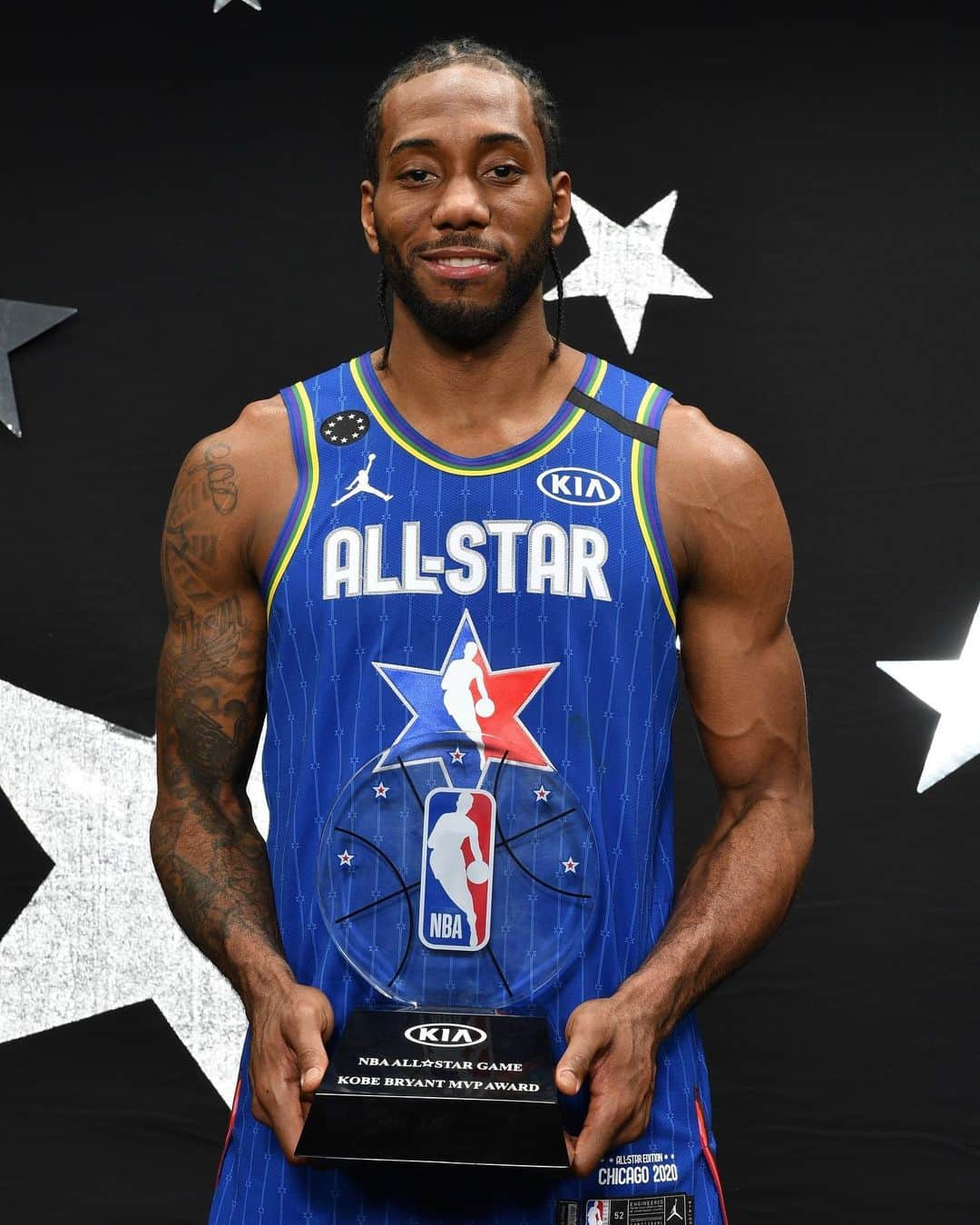 NBAさんのインスタグラム写真 - (NBAInstagram)「🌟 The first Kia NBA All-Star Game Kobe Bryant MVP....Kawhi Leonard of the @laclippers! #KiaAllStarMVP 🌟」2月17日 15時30分 - nba