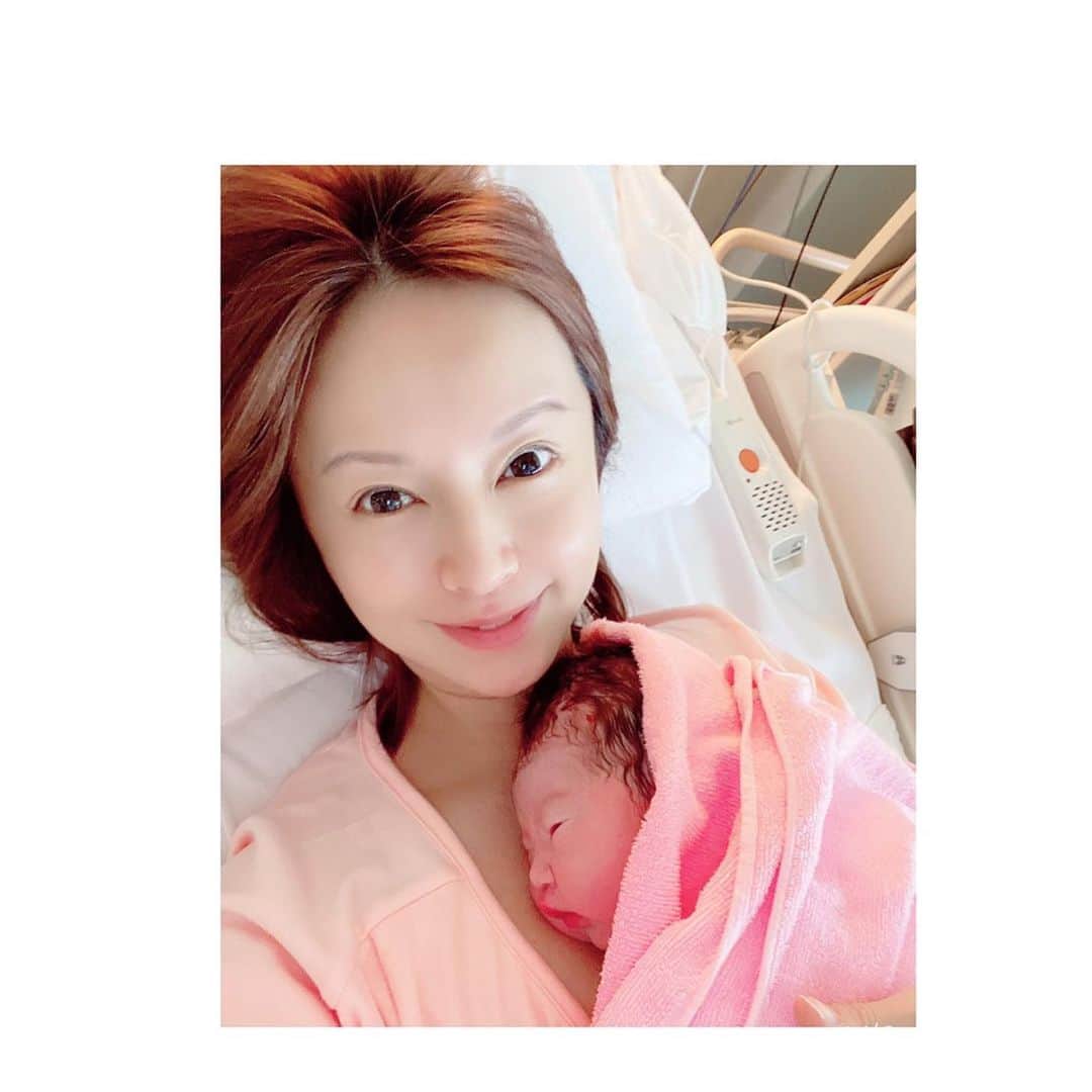 鈴木亜美さんのインスタグラム写真 - (鈴木亜美Instagram)「❤️❤️❤️報告❤️❤️❤️ 2/15に無事元気な男の子を出産いたしました❗️お陰様で母子共に元気にしております。 大きな声で泣いたり、一生懸命おしゃべりする姿が可愛いくて、これからの成長が楽しみで仕方ありません❗️ 家族の為にママもしっかり頑張らなくちゃね❤️」2月17日 16時02分 - amiamisuzuki