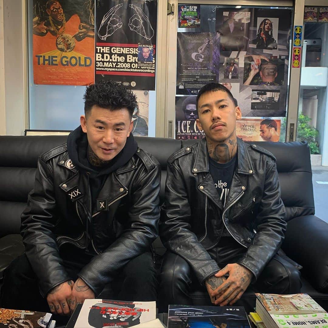 ANARCHYのインスタグラム：「😈😈 @grillzjewelz_is_right」