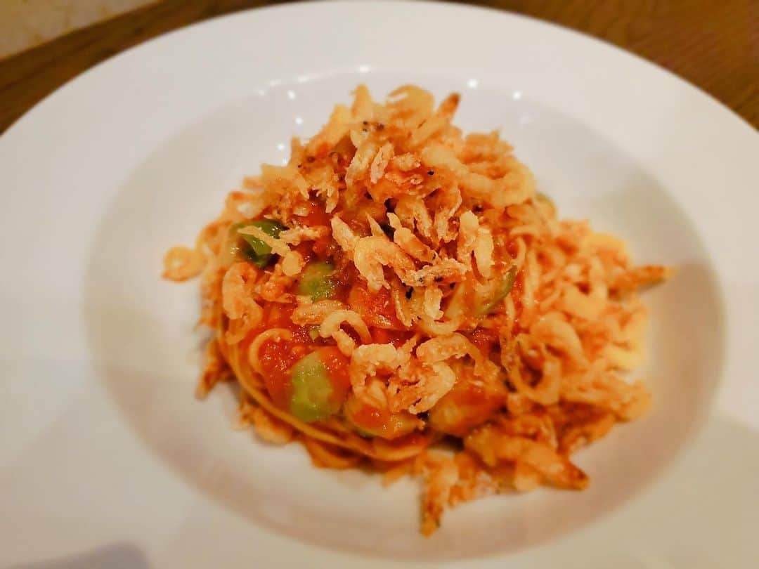 のインスタグラム：「本日のおすすめ！ 「桜エビと芽キャベツのアラビアータ」 自家製手打パスタ、タリオリーニの春を感じる一皿です！(^-^) #渋谷駅近イタリアン#トラットリアドーニ#タリオリーニ#手打ちパスタ#桜エビ#芽キャベツ」
