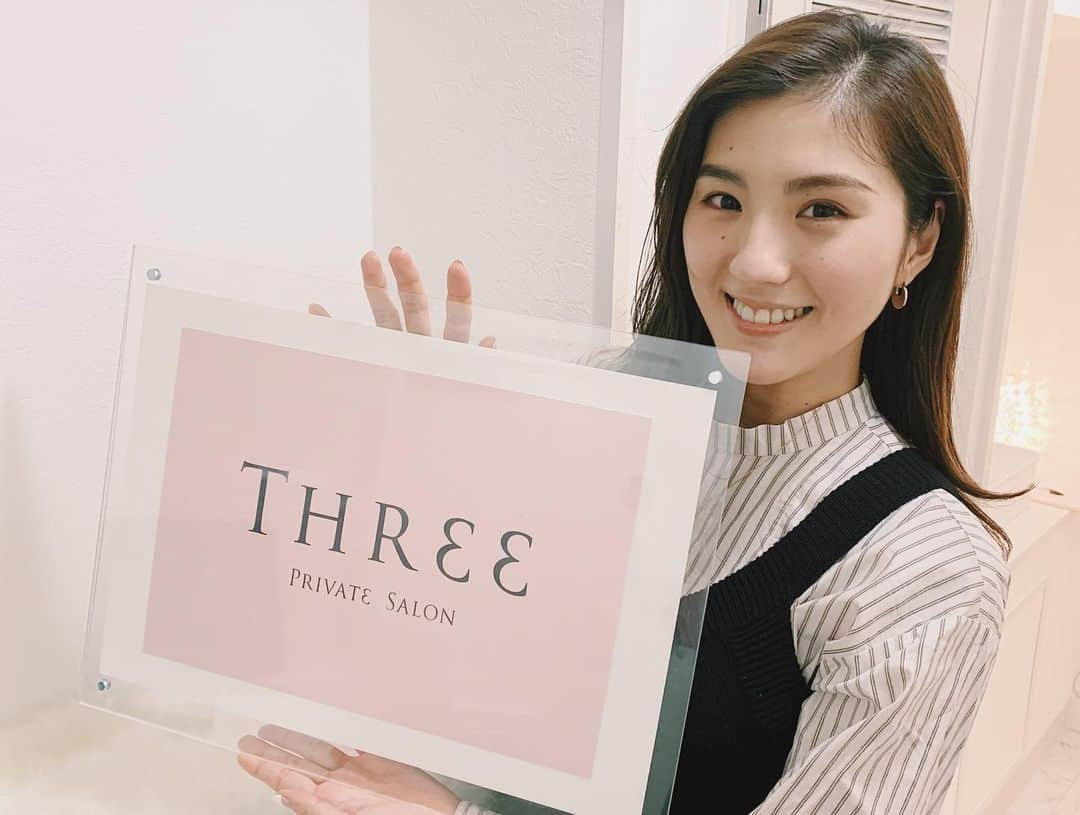 奈津美さんのインスタグラム写真 - (奈津美Instagram)「- @three.shibuya - ストーリーに載せたら、質問があったのでこちらに少し詳しく載せときますーん🌟 - 私たちの身体に流れる電気と同じ生体電流と腕・背中のマッサージでバストを整えてもらいました〜👏🏻 ゴリゴリにリンパやられたり、毛細血管傷つけられる専門店が多い話を聞いてて、絶対に嫌だったので事前に施術方法も確認してから行ったの♥️当日も丁寧にメニュー内容もどう効果的なのかも説明してくれて、とても安心して受けられた◎ - デコルテ部分のボリュームがあまりないのと、バストの左右差を悩みとしてお願いした🙆‍♀️❤︎ 施術はなんの痛みもなく！施術後は上部に少しハリ感も出て、いつもよりお肌がふっくらしてたよ〜😌🌼 - ここは【バストアップ】したい方も【バストケア】や【バストのお悩み】や女性特有のお悩み【生理痛とか】をお持ちの方ももちろん個人差はあるけど、いいと思う〜🙌🏻❤︎ - あとは、まずはしっかりワイヤーブラを着けてバストケアしてねっ😚♥️ - #bustcare #beautysalon #privatesalon #threeshibuya #プライベートサロン  #バストケア #ハリUP #花嫁チャレンジ」2月17日 17時05分 - natsumi_7.2.3