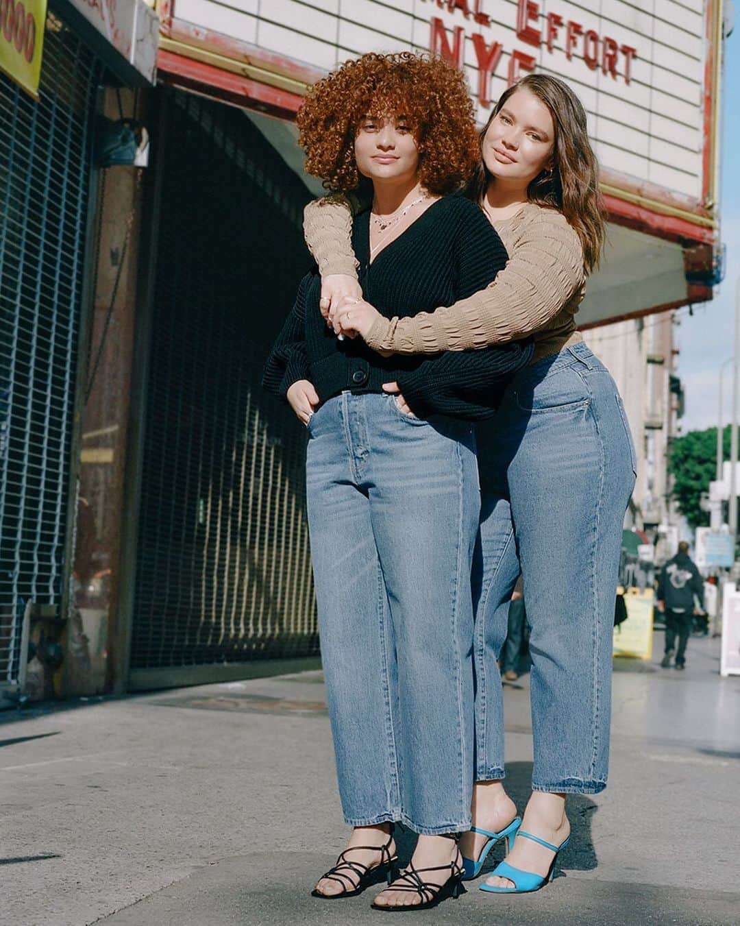 H&Mさんのインスタグラム写真 - (H&MInstagram)「Double up on vintage vibes 💙💙 @mynamesdiana @taralynn #HM  Denim: 0743633005 Cardigan: 0868629002 Shoes: 0831623001 Denim: 0743633005 Top: 0851996002 Shoes: 0869095001」2月17日 17時05分 - hm