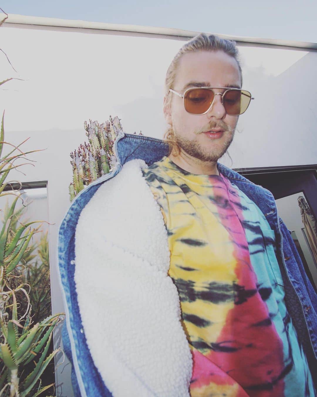 Showtekのインスタグラム：「Who is ready for some new music ?  New release coming in 4 weeks.」