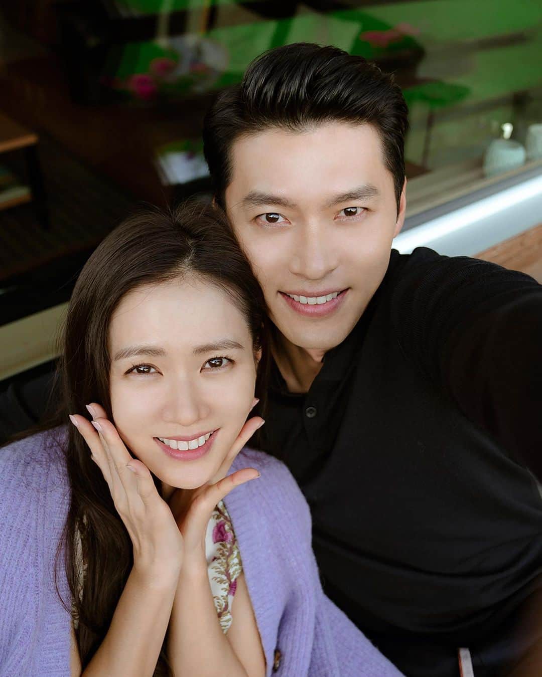 ヒョンビンのインスタグラム：「Are you ready to say goodbye to this drama/couple? —— #crashlandingonyou #사랑의불시착 #hyunbin #현빈 #ヒョンビン #玄彬 #sonyejin #손예진」