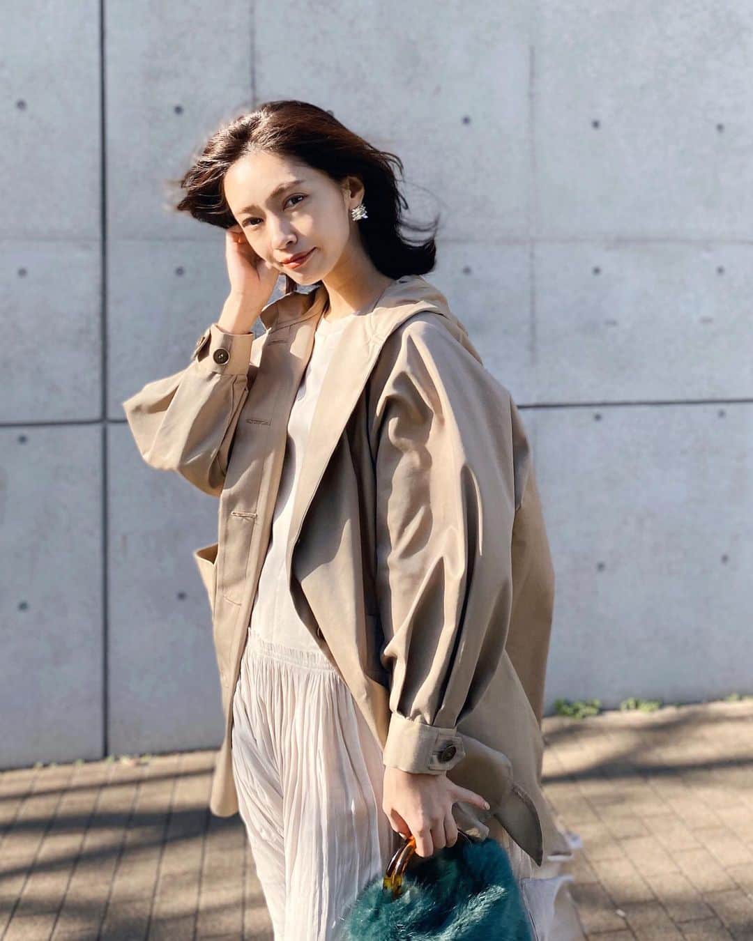 石黒美帆のインスタグラム：「*﻿ 今日は風が強かった〜🌬﻿ ﻿ 暖かかったので @sono_official の﻿ スプリングコートをおろしました◡̈﻿ ﻿ フレアになっていてシルエットが可愛いです🤎﻿ ﻿ ﻿ ﻿ ﻿ #fashion#fashiongram#fashionstyle#instafashion#outfit#ootd#sono#munich#zara#converse#ファッション#今日のコーデ#スプリングコート#トレンチコート#春服#春コーデ#大人カジュアル#ソーノ#ザラジョ#コンバース#コンバースハイカット#ミューニック」