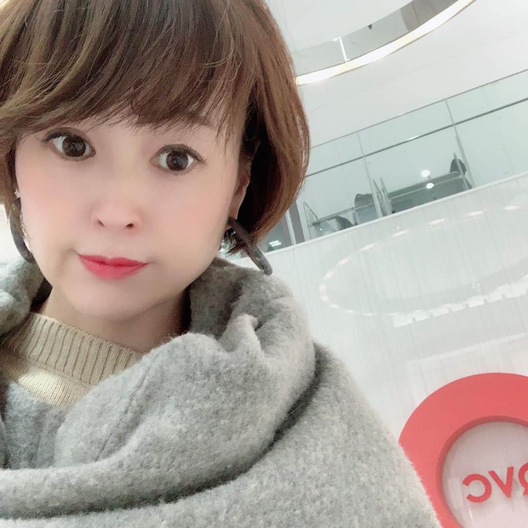 のインスタグラム：「立ち合いでqvcへー✨ 夜は夜でキレイ✨✨✨ 通販番組に出演したい方 常に募集してます  #qvc #キャスティング #通販ゲスト #幕張」