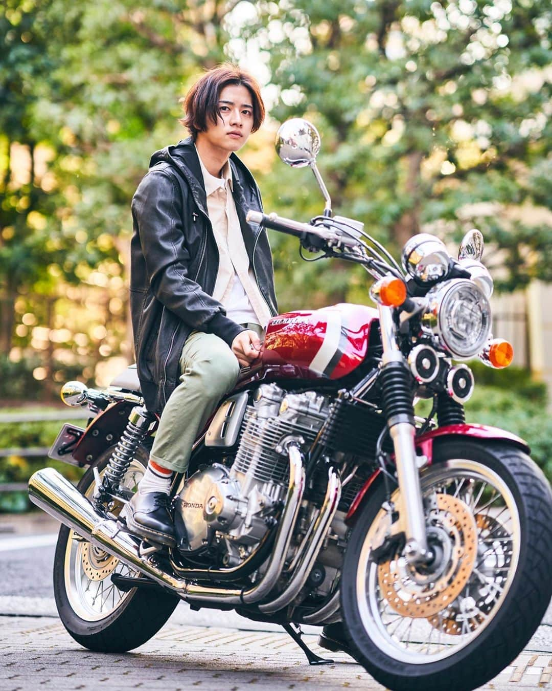 飯島寛騎さんのインスタグラム写真 - (飯島寛騎Instagram)「and GIRL📸  #andgirl #cb1100rs #バイクのお仕事待ってます」2月17日 18時54分 - hiroki_iijima_official