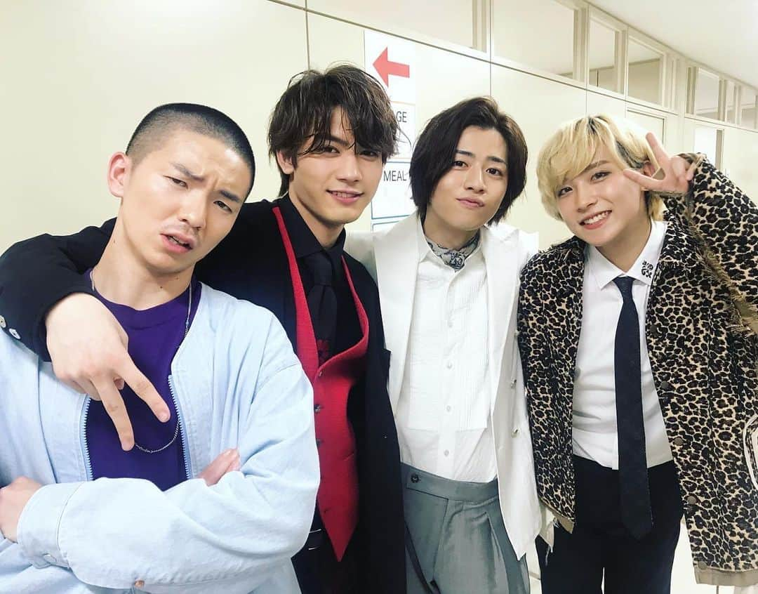 PRINCE OF LEGENDさんのインスタグラム写真 - (PRINCE OF LEGENDInstagram)「.﻿ 先日のイベントの﻿ 裏側写真を大放出🤳✨🤴🕺﻿ ﻿ まずは﻿ 元ちゃん、信虎、ゲレロ、タケ❗️﻿ 珍しい組み合わせシリーズ💡﻿ ﻿ #貴族降臨　#3月13日公開🎬﻿ #プリレジェ﻿ #飯島寛騎　#板垣瑞生﻿ #富園力也　#福地展成」2月17日 19時51分 - prince.of.legend