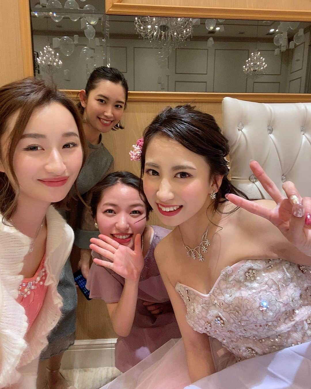 西野沙瑛さんのインスタグラム写真 - (西野沙瑛Instagram)「﻿ ﻿ 一昨日は高校の友人の結婚式でした💍❤︎﻿ ﻿ 愛で溢れる素敵な式だったな😌﻿ ﻿ 夫婦の趣味がゴルフということで﻿ ﻿ ゴルフの演出も良かったー⛳️☺️﻿ ﻿ 幸せを分けてもらえた気がする🥰﻿ ﻿ 末長くお幸せにね❤︎﻿ ﻿ #結婚式 #ゴルフ女子 #ゴルフ男子 #ゴルフコーデ #スポーツ女子  #ゴルフウェア #スポーツ #golf #골프 #골프스타그램 #골프장 #라운드 #골프스윙 #골프사랑 #골프레슨 #아이언샷 #스크린골프 #드라이버샷 #골스타그램 #トレーニング #トレーニング女子 #筋トレ #筋トレ女子 #golfstagram #golfswing ﻿」2月17日 19時52分 - sae_golf