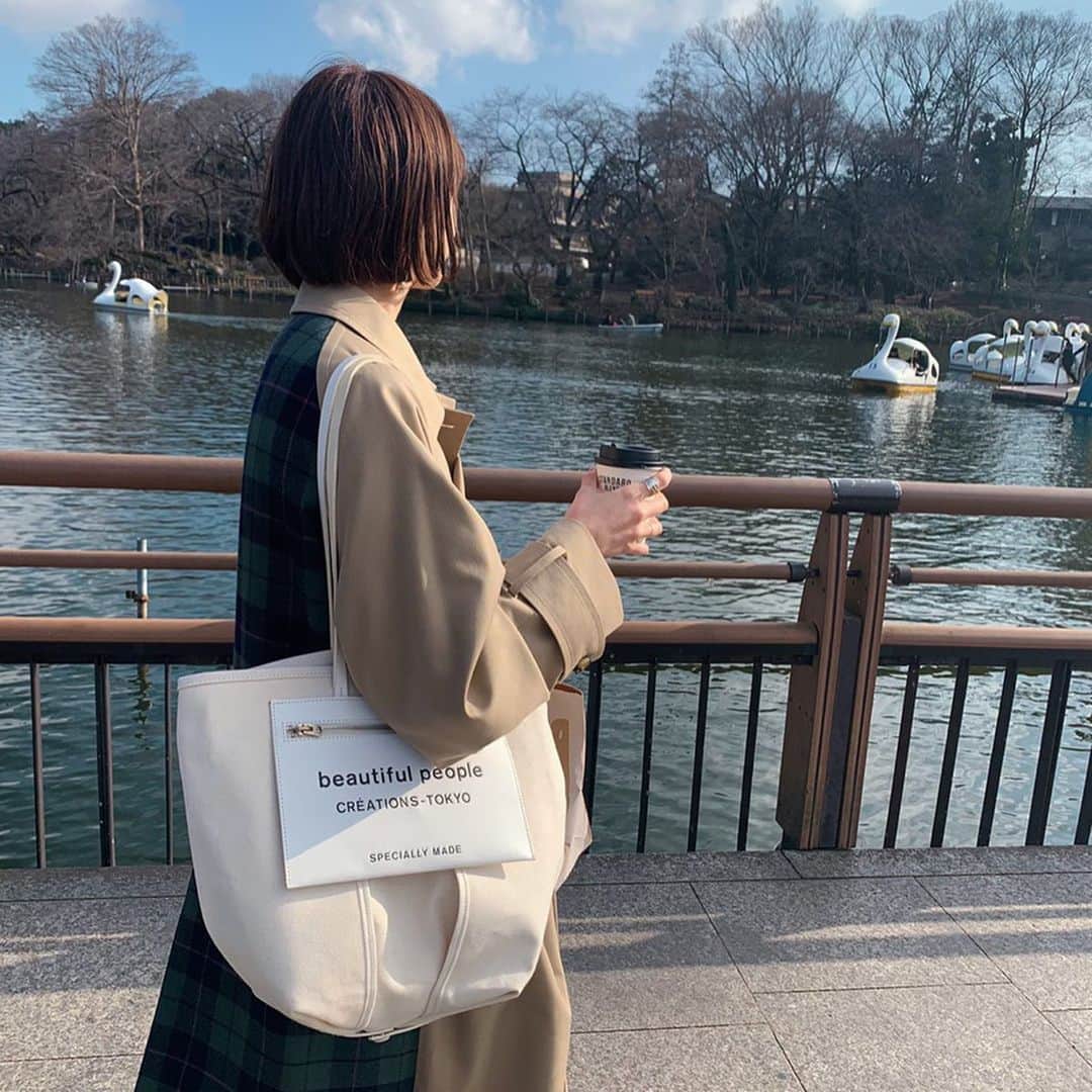 村田倫子さんのインスタグラム写真 - (村田倫子Instagram)「お散歩日和。  久々の #りんこーで coat  @publux_official  bag @beautifulpeople_officialsite  inner @merryjenny_instagram  knit  @yeccavecca」2月17日 20時04分 - rinco1023