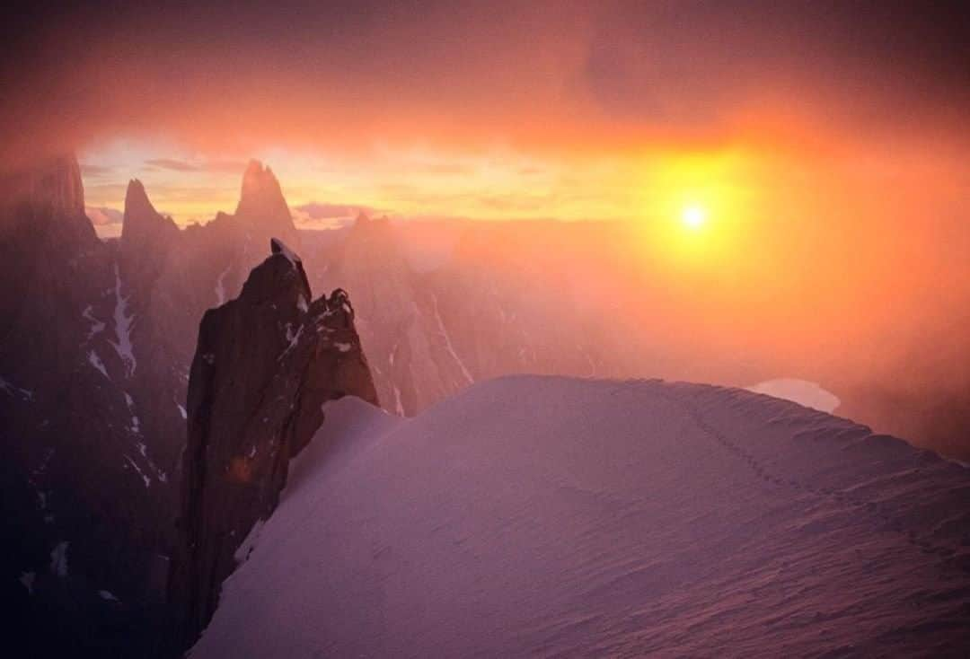 ナショナルジオグラフィックさんのインスタグラム写真 - (ナショナルジオグラフィックInstagram)「Photo by @jimmychin | The last wisps of sun on Cerro Torre before the steel-glove clampdown. Still remember clearly the sleepless, cold, wet bivy with Brady Robinson, sardined deep in an ice moat. We thought we could save on fuel and avoid cooking meals by bringing and eating cold prepackaged Indian food called Tasty Bites. First and last time we did that. One from the archives. Shot on Velvia. For more images of alpine adventures around the world, follow @jimmychin.」2月17日 20時38分 - natgeo