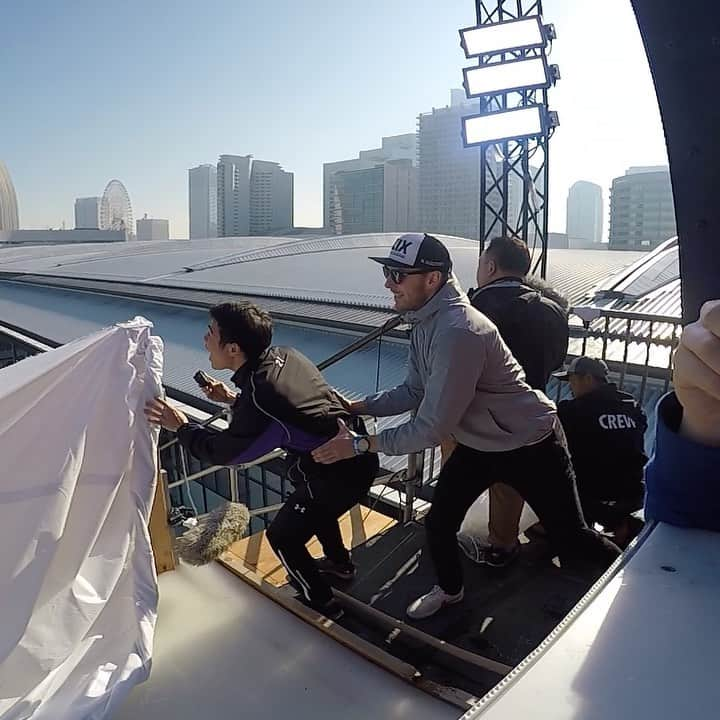 鈴木雅仁のインスタグラム：「Track walk. 🇨🇿＋🇯🇵Suzuki はTarget＝@toma_yamauchi 狙っています👀🎥 ・Thank you for your support. ・🇨🇿@martin_nahlo ・🇨🇿@jakuboudes  #やめてよーーー😂💦 ・#redbullicecross #レッドブルアイスクロス横浜2020 #レッドブルアイスクロス #アイスクロス　#icecross」