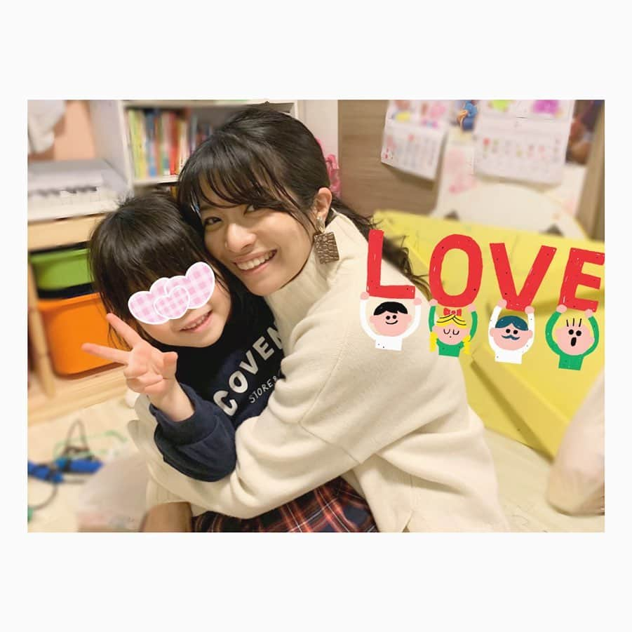 三倉茉奈さんのインスタグラム写真 - (三倉茉奈Instagram)「久しぶりの姪っ子甥っ子。 最近忙しくて全然会えてなかった！ パワー充電。 会う度に大人っぽくしっかりしてくる姪っ子(5歳)と、いつも変わらず無邪気でやんちゃで癒し系な甥っ子(3歳)。 風船に囲まれて嬉しそう。笑 すぐダンボールとか箱に入りたがる。笑 #niece #nephew #love」2月17日 21時19分 - mana_mikura_official