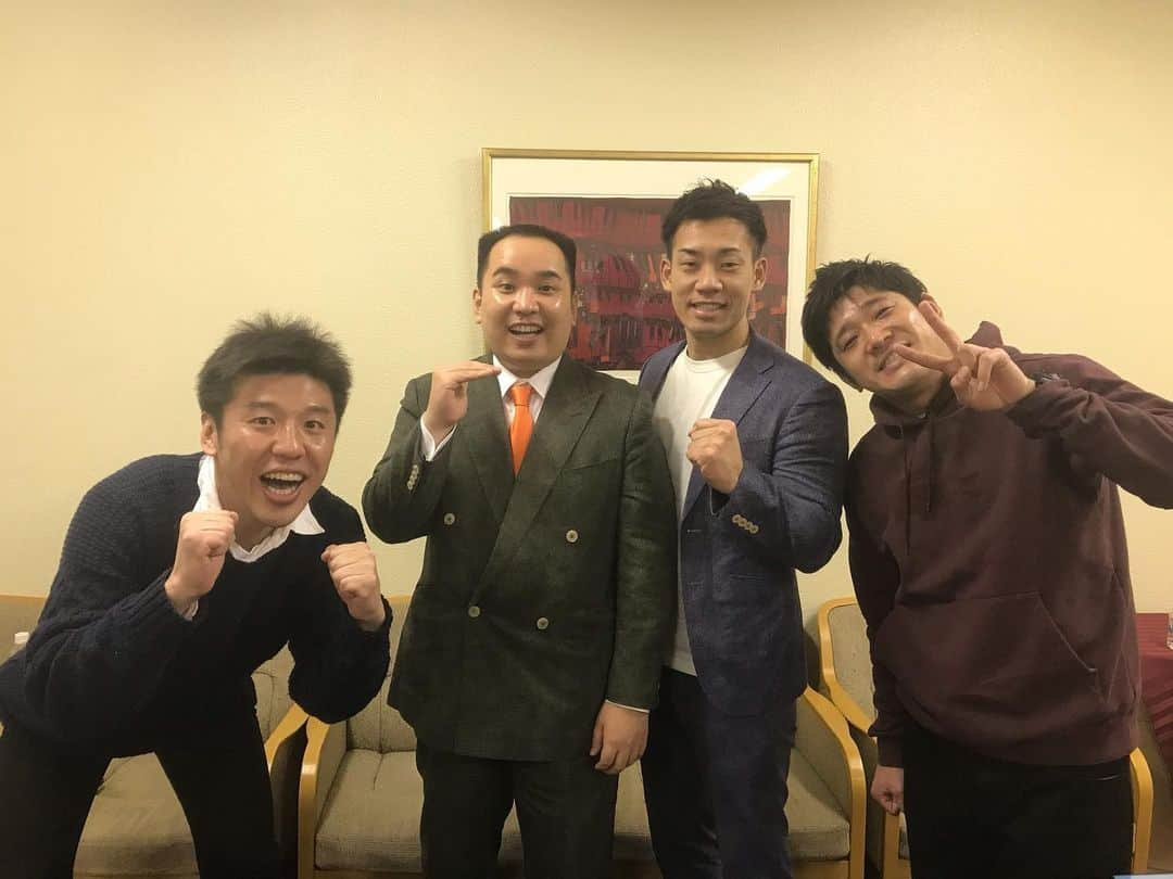 八木崇（うるとらブギーズ）さんのインスタグラム写真 - (八木崇（うるとらブギーズ）Instagram)「同期のミルクボーイと会えました たか4 #同期#m1グランプリ#キングオブコント#ミルクボーイ#うるとらブギーズ」2月17日 21時23分 - ub_yagi