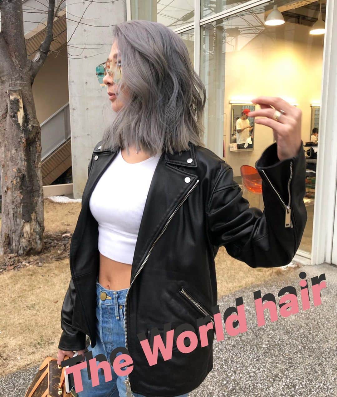 神能裕貴のインスタグラム：「🌫 The World hair 🌫 切りっぱなしのロブにホワイトシルバー. 説明不要な海外🆒Style!! bleach✖︎3!! #SHIMA#balayage#highlight#shadowroot#ombre #オンブレ#オンブレカラー#ハイライト#バレイライト#バレイヤージュ#海外ヘアー#リアル海外ヘアー」