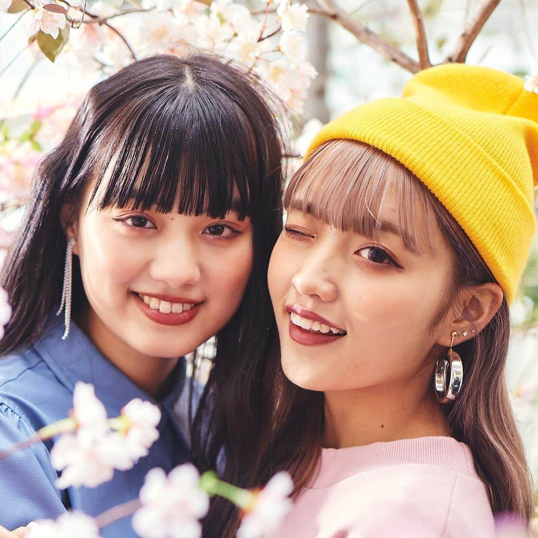 Popteenさんのインスタグラム写真 - (PopteenInstagram)「Popteen4月号、春の〝のあんつぇる〟オフショット🌸💖🎟🎀 キャラが違うけど仲良しな2人の春ファッションからラスト制服着まわしまで公開🙊 #popteen#4月号#ねおんつぇる#のあにゃん＃のあんつぇる#春服#ljk#制服#着回し#ねお#鶴嶋乃愛#jk#ポップティーン」2月17日 21時38分 - popteen_official