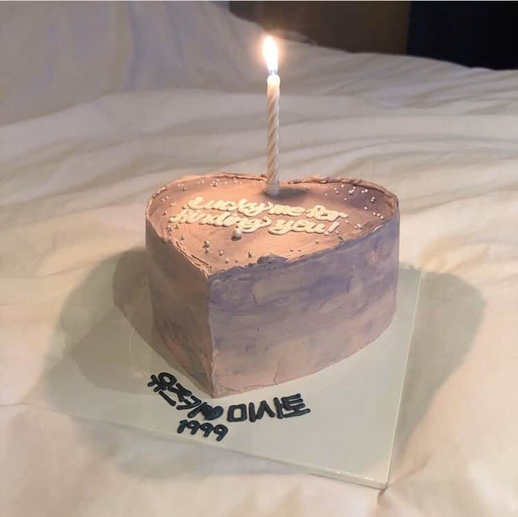 PATRA magazineさんのインスタグラム写真 - (PATRA magazineInstagram)「2/18♡スワイプしてね👉「お誕生日は韓国っぽケーキでお祝いしちゃおう🎂💕」⠀ .⠀ 韓国っぽなバースデーケーキが可愛い🍰！⠀ 色やデザインが日本っぽくないお洒落なケーキが今いちばんオススメ🎂⠀ ㅤㅤㅤㅤㅤㅤㅤㅤㅤㅤㅤㅤ⠀ 韓国旅行でももちろん買えるけど、最近は日本でも韓国っぽケーキが食べられるよ❤︎⠀ ㅤㅤㅤㅤㅤㅤㅤㅤㅤㅤㅤㅤ⠀ 想いを込めて彼やお友達に素敵なケーキを渡しちゃおう🍰🤍⠀ ㅤㅤㅤㅤㅤㅤㅤㅤㅤㅤㅤㅤ⠀ おすすめはこちら💁🏼‍♀️⠀ ・@yucake11⠀ ・@slow_patisserie⠀ ・@dolcemaririsa⠀ ・@irene.cake_official⠀ ㅤㅤㅤㅤㅤㅤㅤㅤㅤㅤㅤㅤ⠀ 今回はタグ付けしてくれた方も厳選してご紹介してます🍒🤍⠀ .⠀ .⠀ Thank you 🌹⠀ @rc_daisy.kr / @26_tsumu⠀ @sen.jp____ / @haruna_18girl⠀ @mi.mi_pink / @tomomi_0421⠀ @__nyachan95__ / @__esoryam117⠀ .⠀ .⠀ 今女の子の中で流行っているコトやITEMがあればPATRAをタグ付けして教えてね❤︎⠀ 皆さんのすてきな投稿をぜひ紹介させてください！⠀ .⠀ .⠀ #PATRA #お洒落さんと繋がりたい #おしゃれさんと繋がりたい #ケーキ #誕生日 #誕生日サプライズ #誕生日ケーキ #お誕生日ケーキ #お誕生日会 #バースデーケーキ #韓国ケーキ #韓国っぽ #韓国風ケーキ #バースデープレート #誕生日プレート #デザインケーキ #オーダーメイドケーキ #birthday #birthdaycake #バースデーサプライズ⠀」2月18日 8時00分 - patra__jp