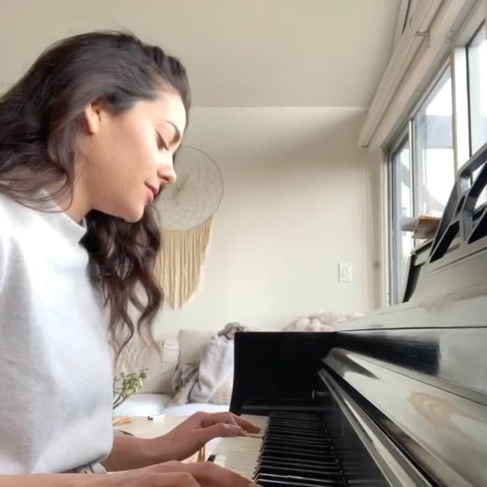 インバー・ラヴィのインスタグラム：「Wrote this song with the light of @dalton.diehl @jonnyshorr & @strandedatci Through the gentle guidance of @morseartists. Thank you @emaj7 for helping me find my keys🕯What Good」
