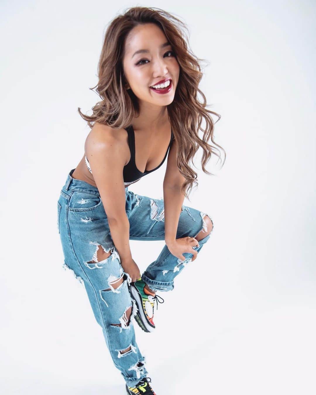 のインスタグラム：「. . おはよう！！！🤩 @womans_shape.ig ゲットしたよの報告、 みなさん本当にありがとうございます🧡 嬉しくて、感謝でいっぱいです😭🌈 まだまだ待っているので✨ 沢山タグ付けしてくださいね❣️🏷 お返事ばっちりお返ししますよ🙋‍♀️⭐️ 感想も聞きたいし、この先どんなものが 読みたいかも聞きたいなぁ🌹(編集部の人かっ😚) さぁ、今日も1日を楽しもう〜〜〜っ🧡 The most important thing is to enjoy your life, to be happy,it’s all that matters.❤︎ . photo by @fukumitadaishi  #livingmybestlife#positivequotes#smile」