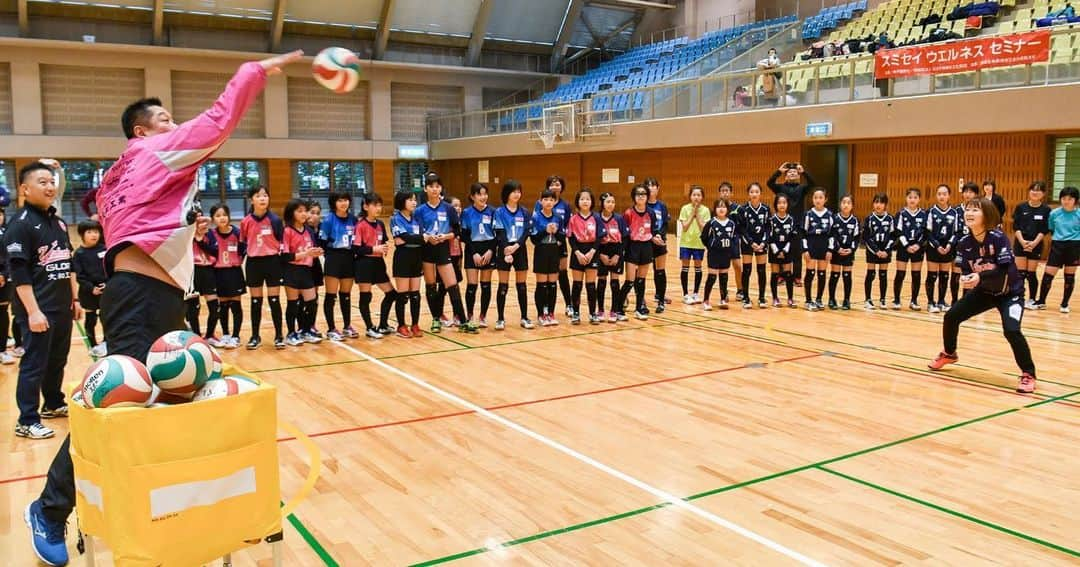 佐野優子さんのインスタグラム写真 - (佐野優子Instagram)「. 神戸新聞社さん主催のイベントでした🏐 . ご参加ありがとうございました◡̈⃝ᵗʱᵃᵑᵏઽ* . #神戸新聞社 #住友生命 #スミセイ」2月18日 8時46分 - yuko12345