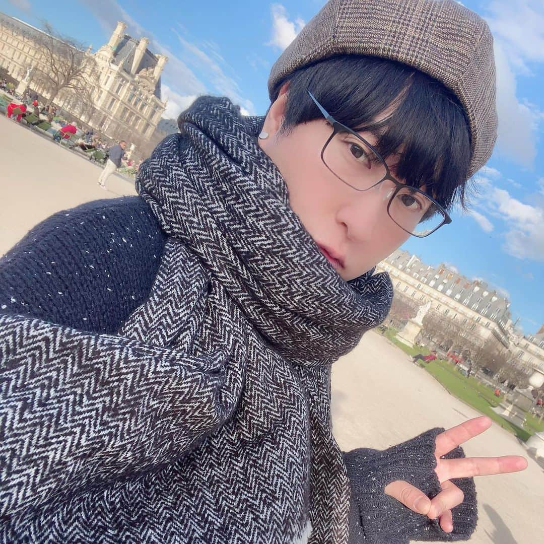 ミキティー本物【二丁目の魁カミングアウト】のインスタグラム：「パリミキティー！世界は広いなりね」