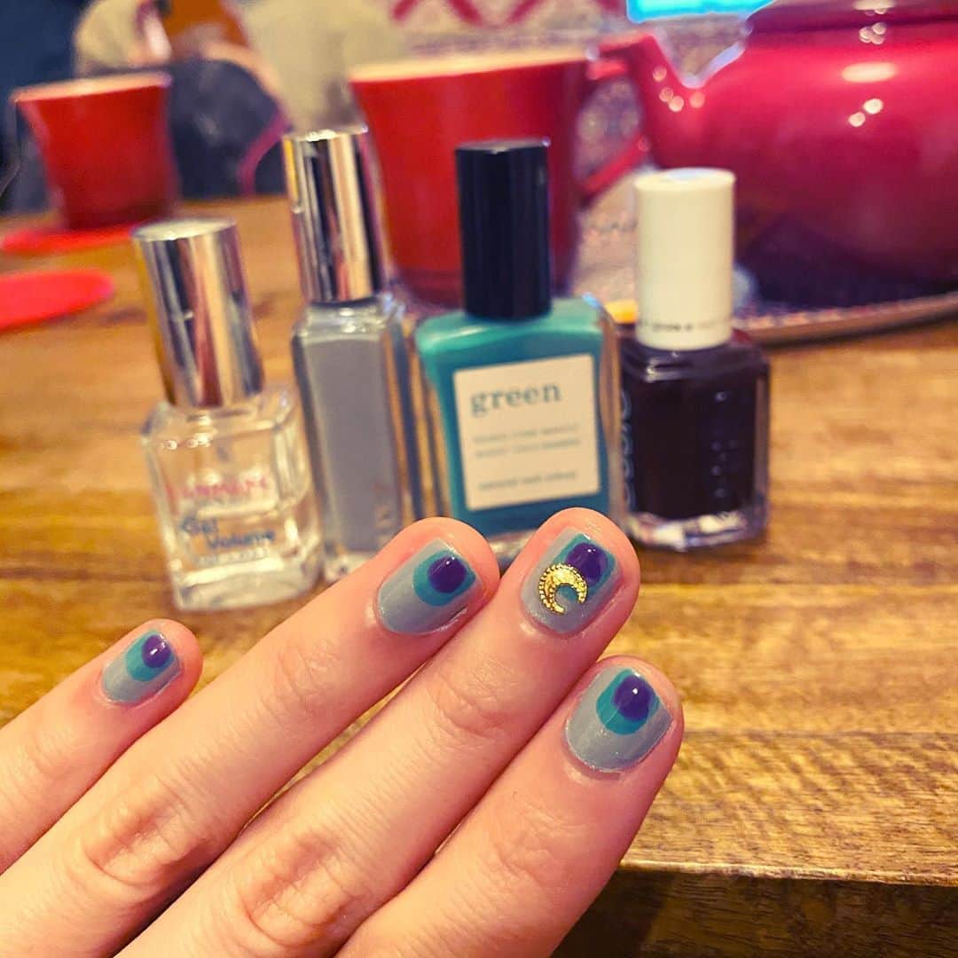 小春のインスタグラム：「NEW爪だよ💅」